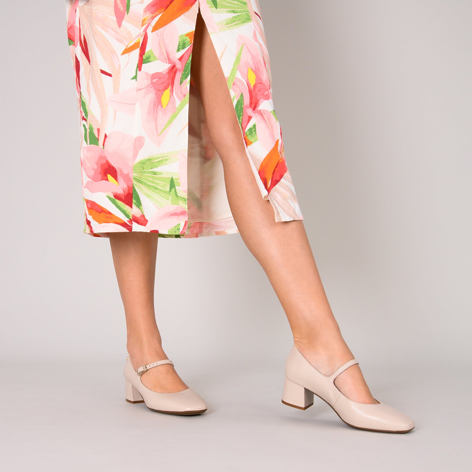 BELLA - Zapatos con pulsera y puntera cuadrada NUDE