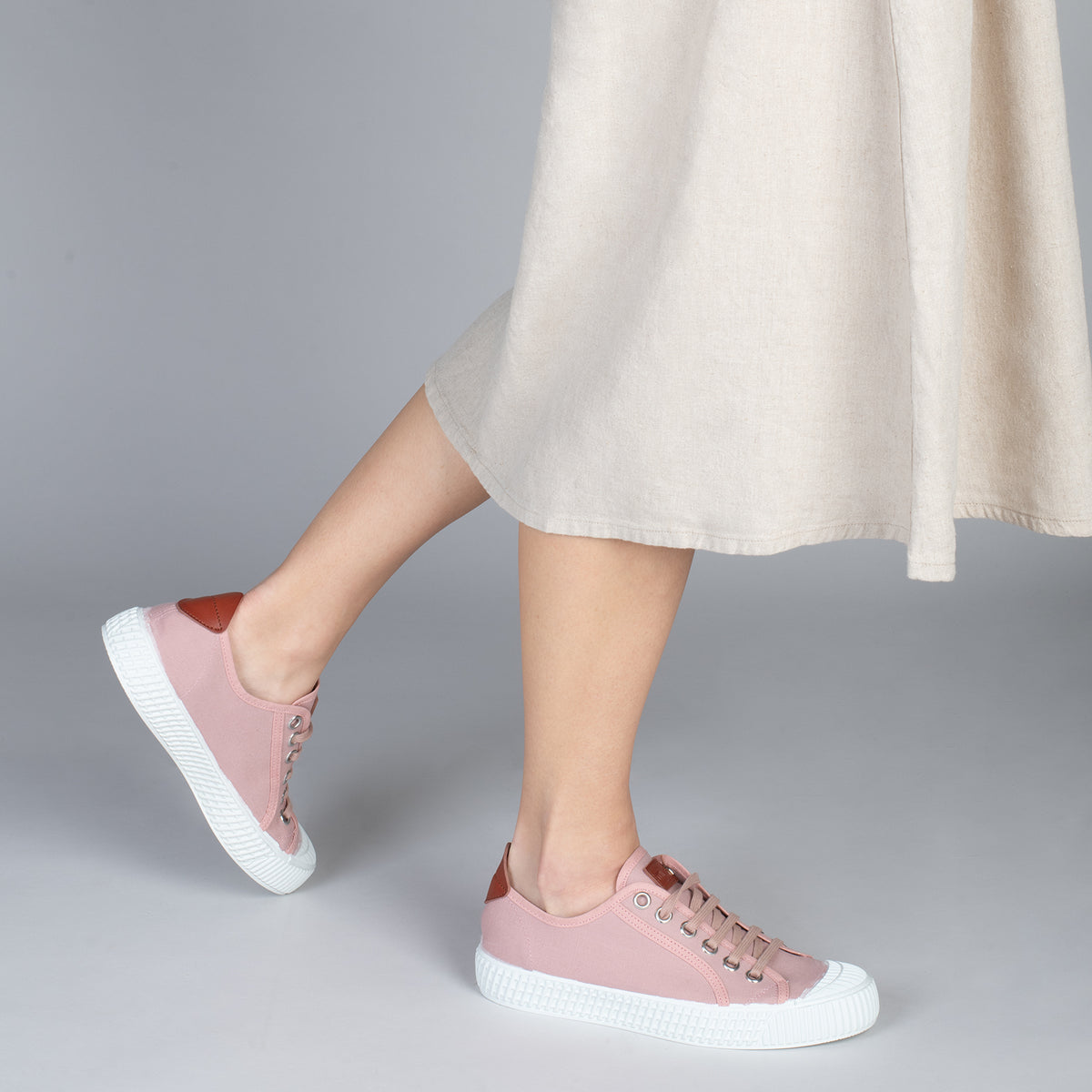 BAMBA – Zapatillas casuals de lona para mujer ROSA
