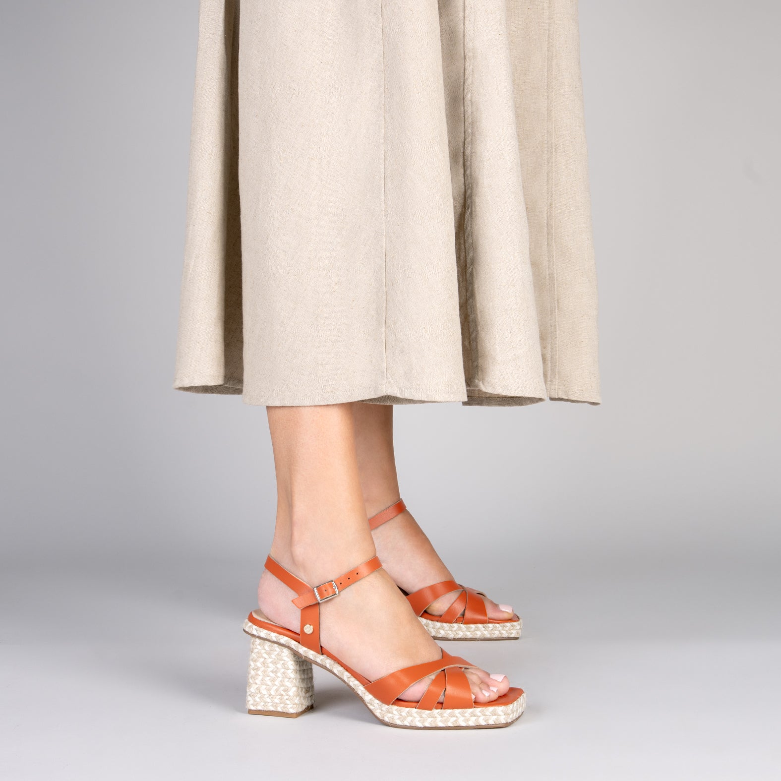 ANNA - Sandales à talon carré en jute ORANGE