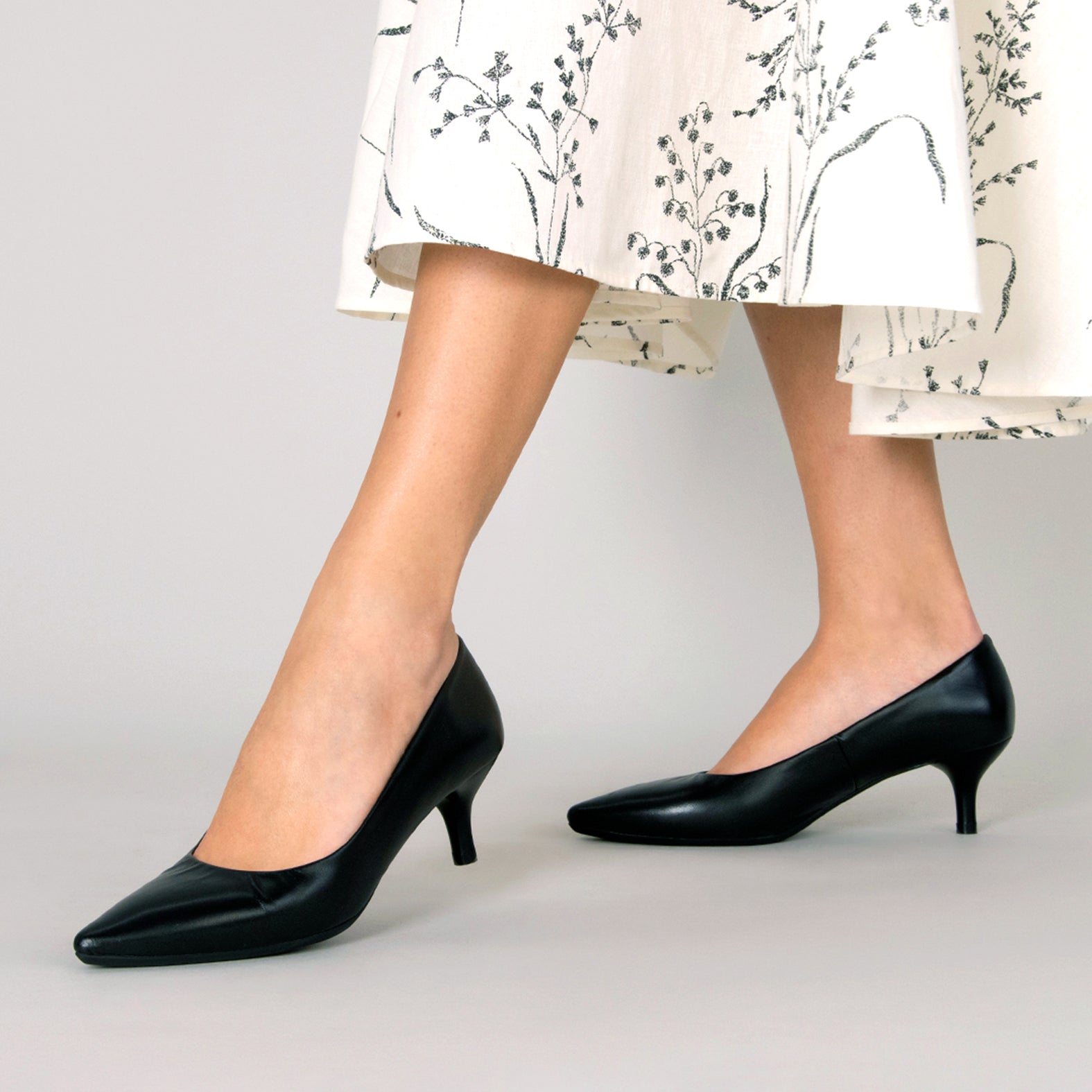 URBAN KITTEN – BLACK NAPPA LEATHER KITTEN HEELS