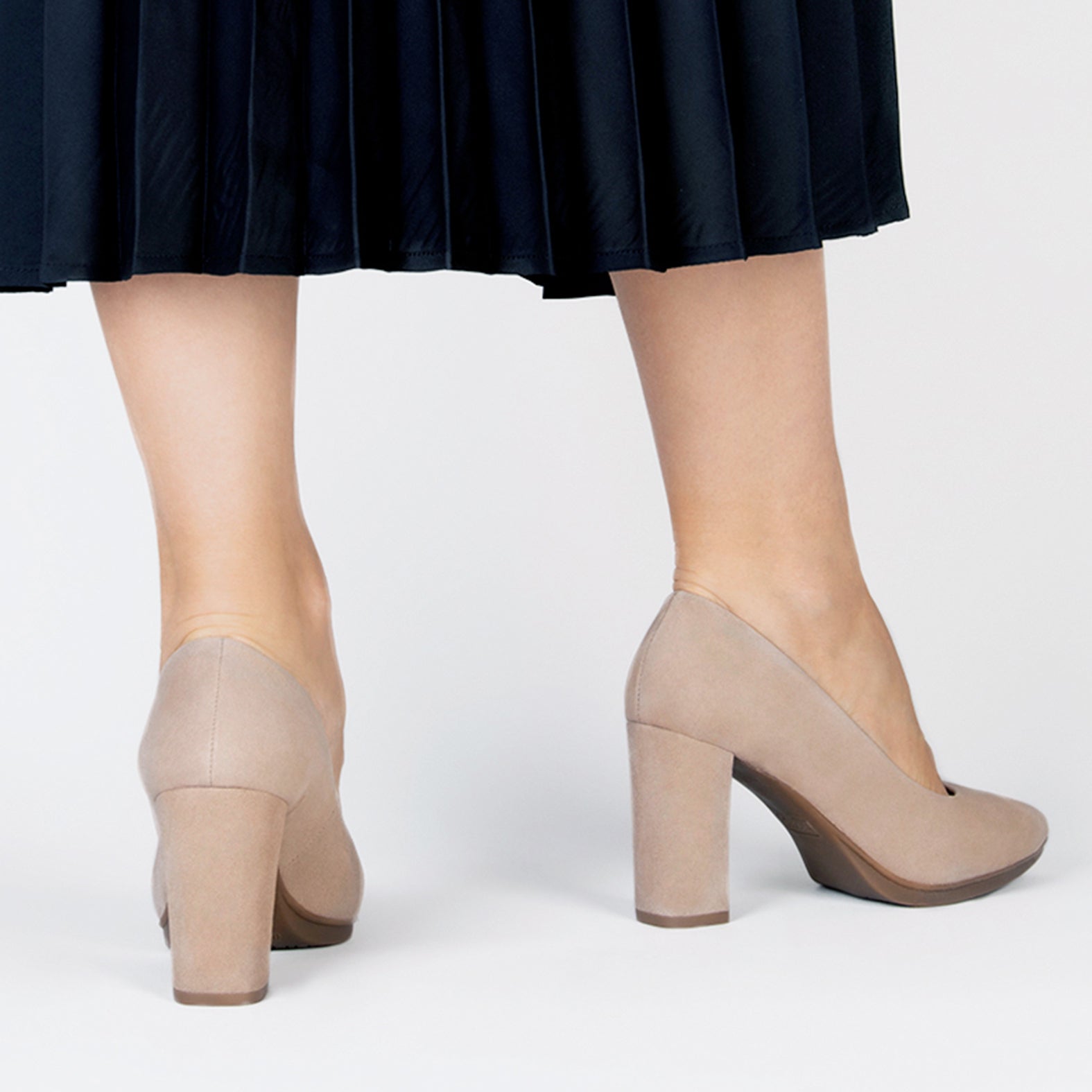 URBAN - Zapatos de tacón alto de ante en NUDE