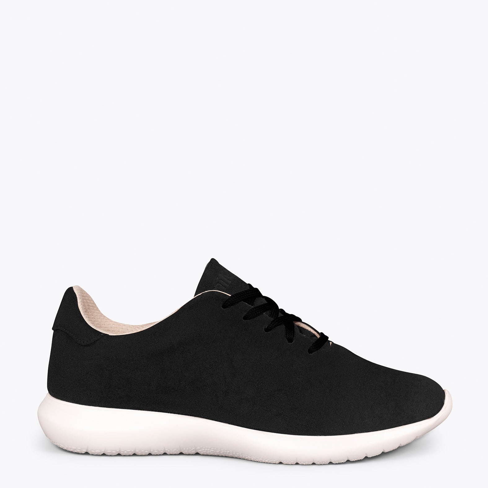 Comfortable cheap black trainers