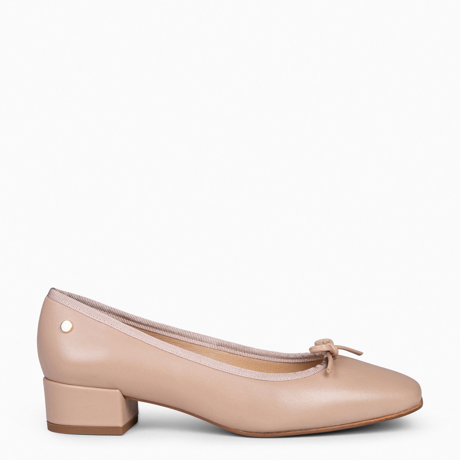 Nude leather best sale ballet pumps