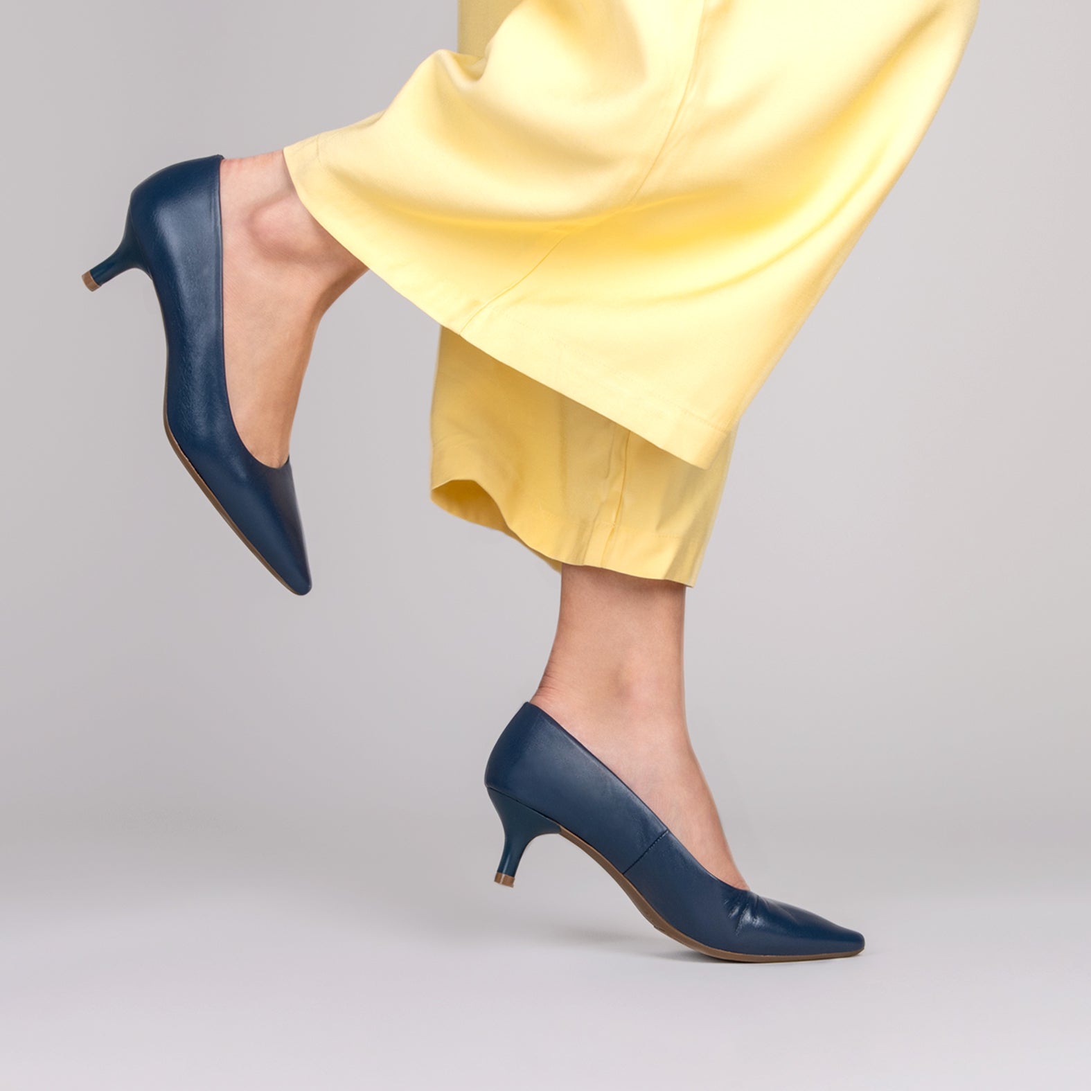 URBAN KITTEN – NAVY NAPPA LEATHER KITTEN HEELS