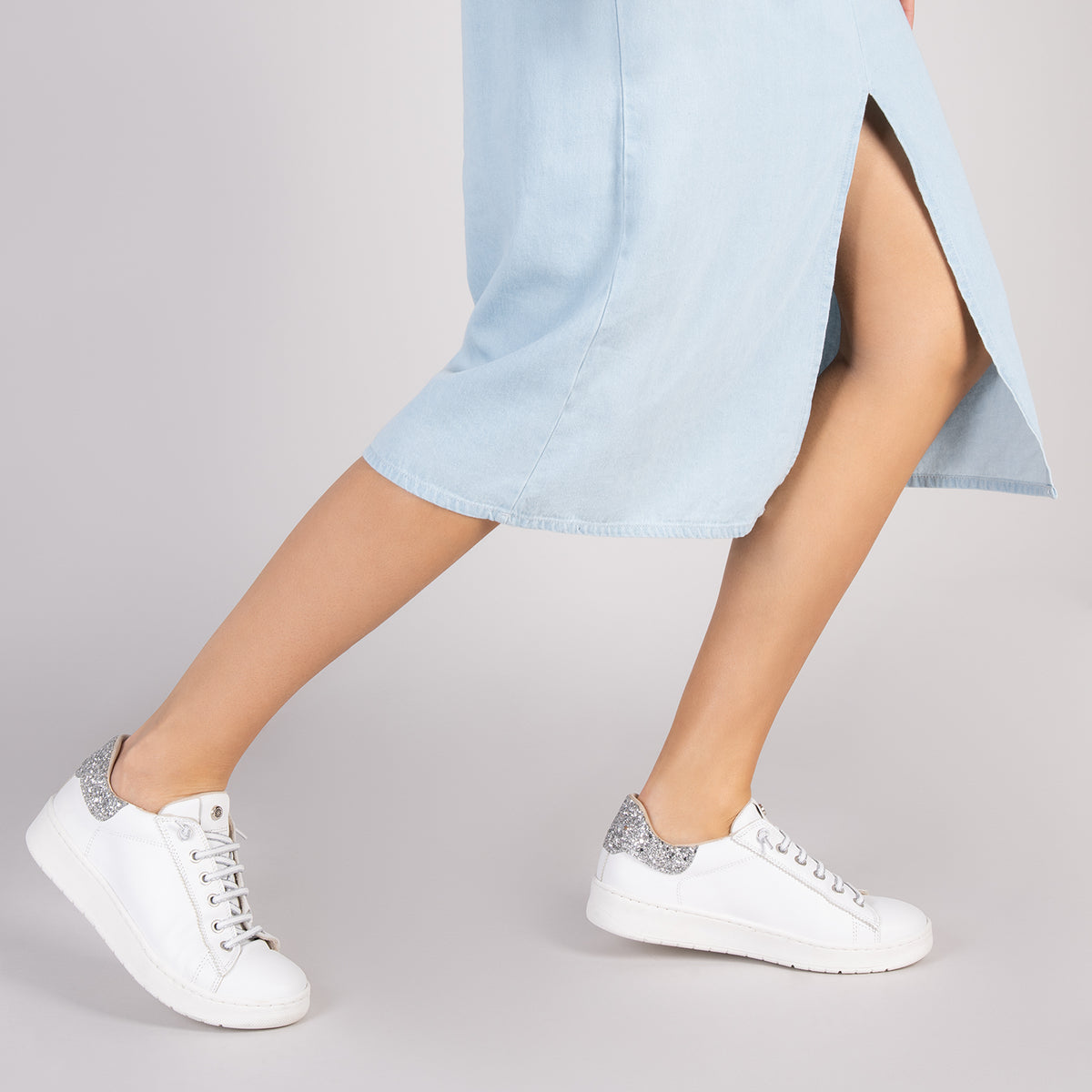 NANTES - Zapatillas Elegantes Blanco y PLATA