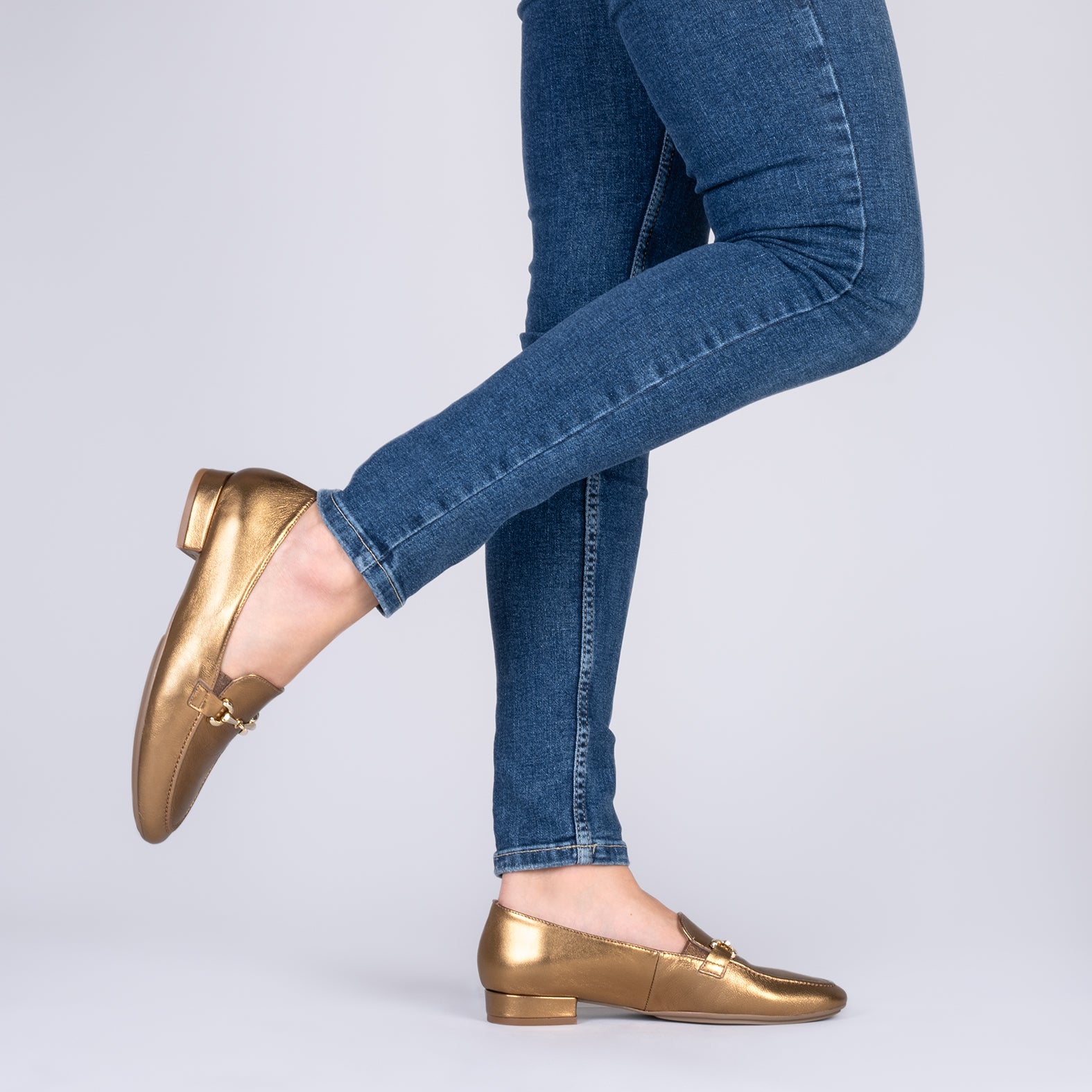 STYLE Mocassins pour femme avec d tail m tallique BRONZE miMaO