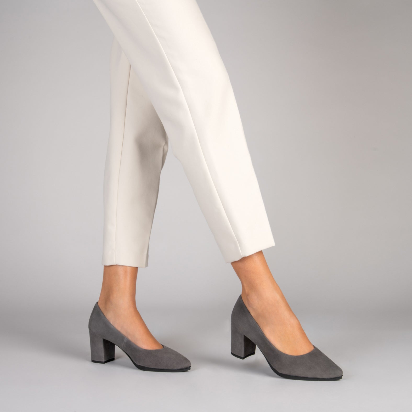 URBAN S - Zapatos de tacón medio de ante en GRIS