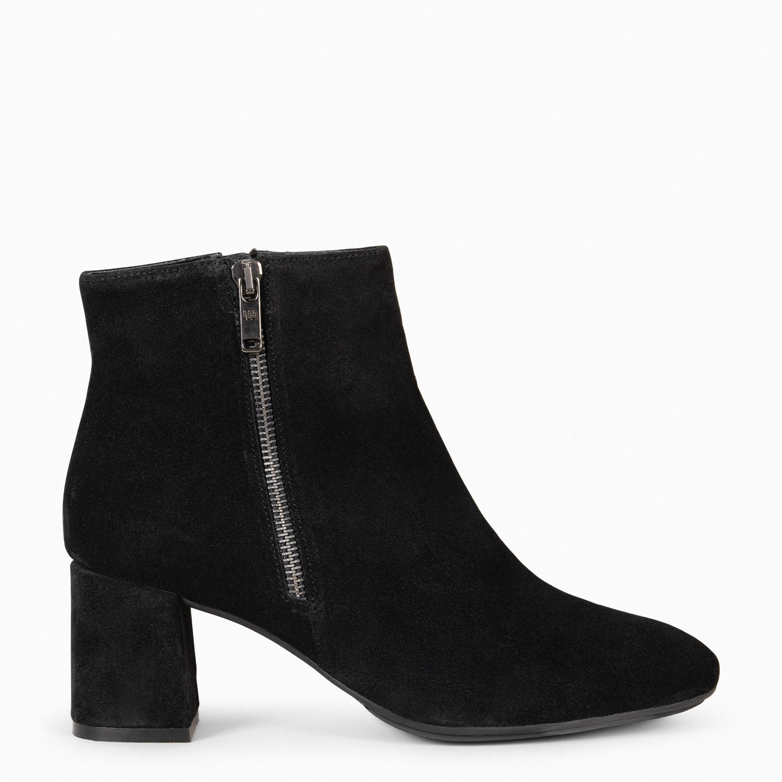 MMaO. Zapatos Destalonados De Mujer Con Tacón Elefante. Tecnología Del