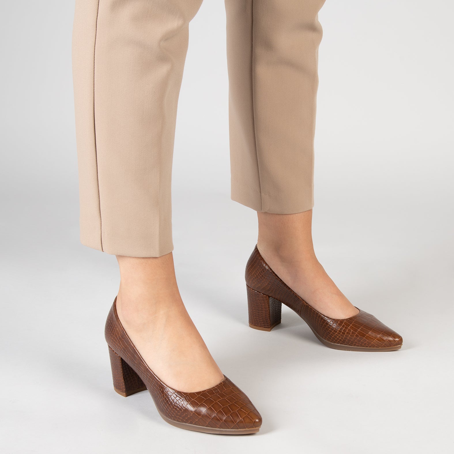 URBAN S COCO – Zapatos de tacón con textura de cocodrilo MARRÓN - miMaO ®