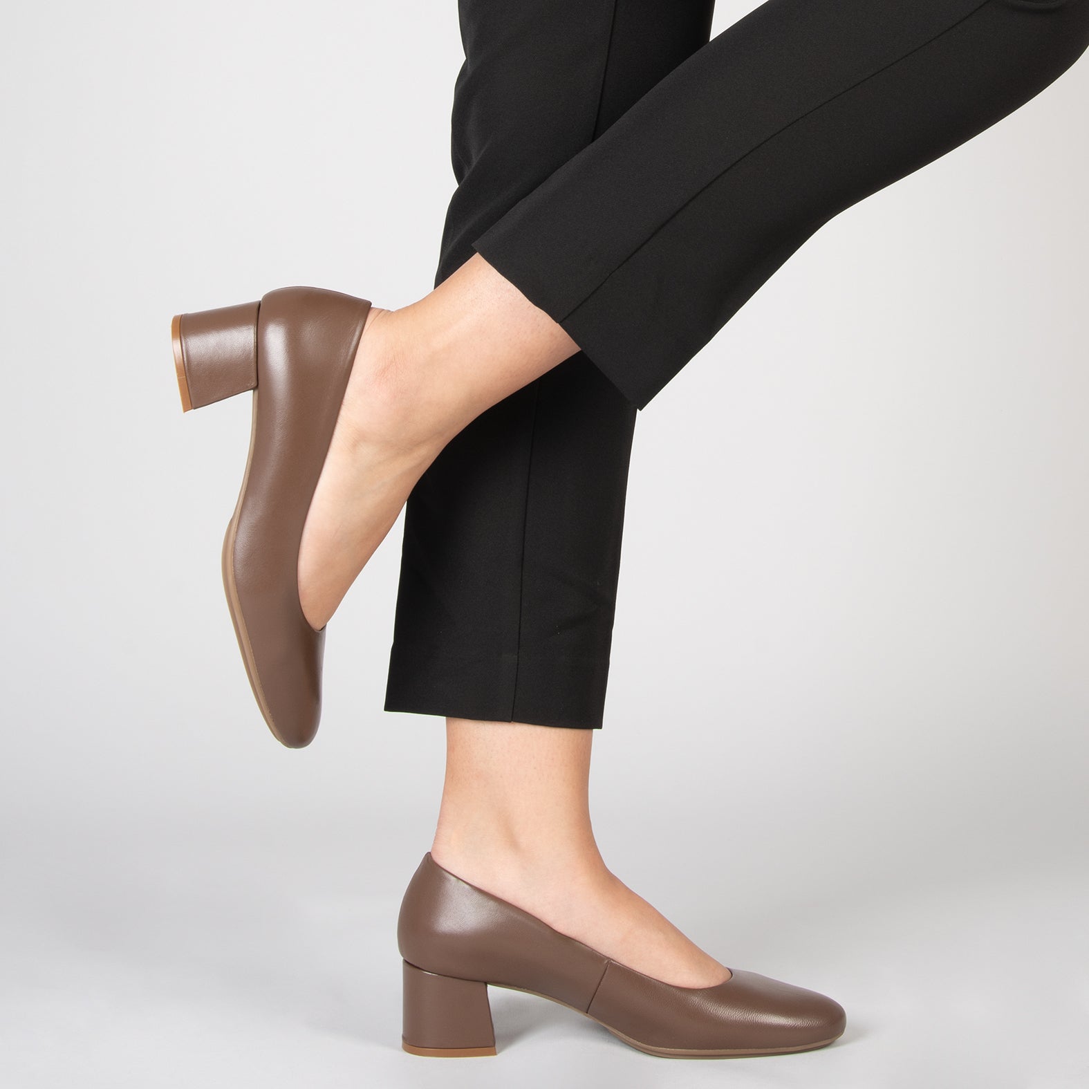 URBAN REDONDO SALON - Zapatos de tacón bajo de napa MARRÓN - miMaO ®