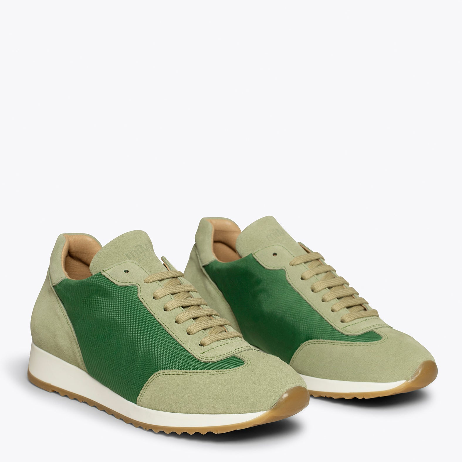 CASUAL – Deportiva de piel VERDE con nylon – Memory Absorber Foam