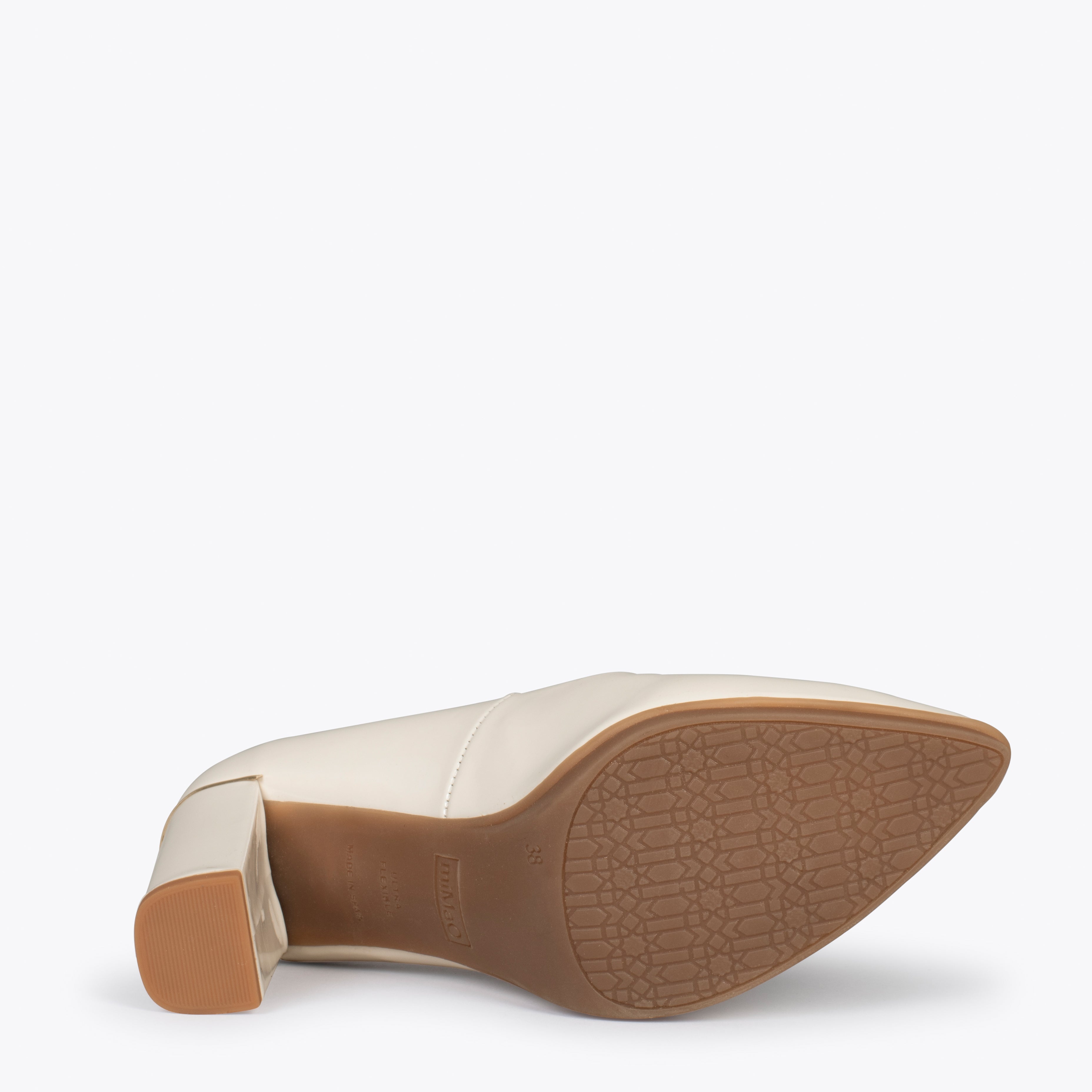 URBAN CHAROL – Zapatos de tacón de charol con adorno metálico HIELO