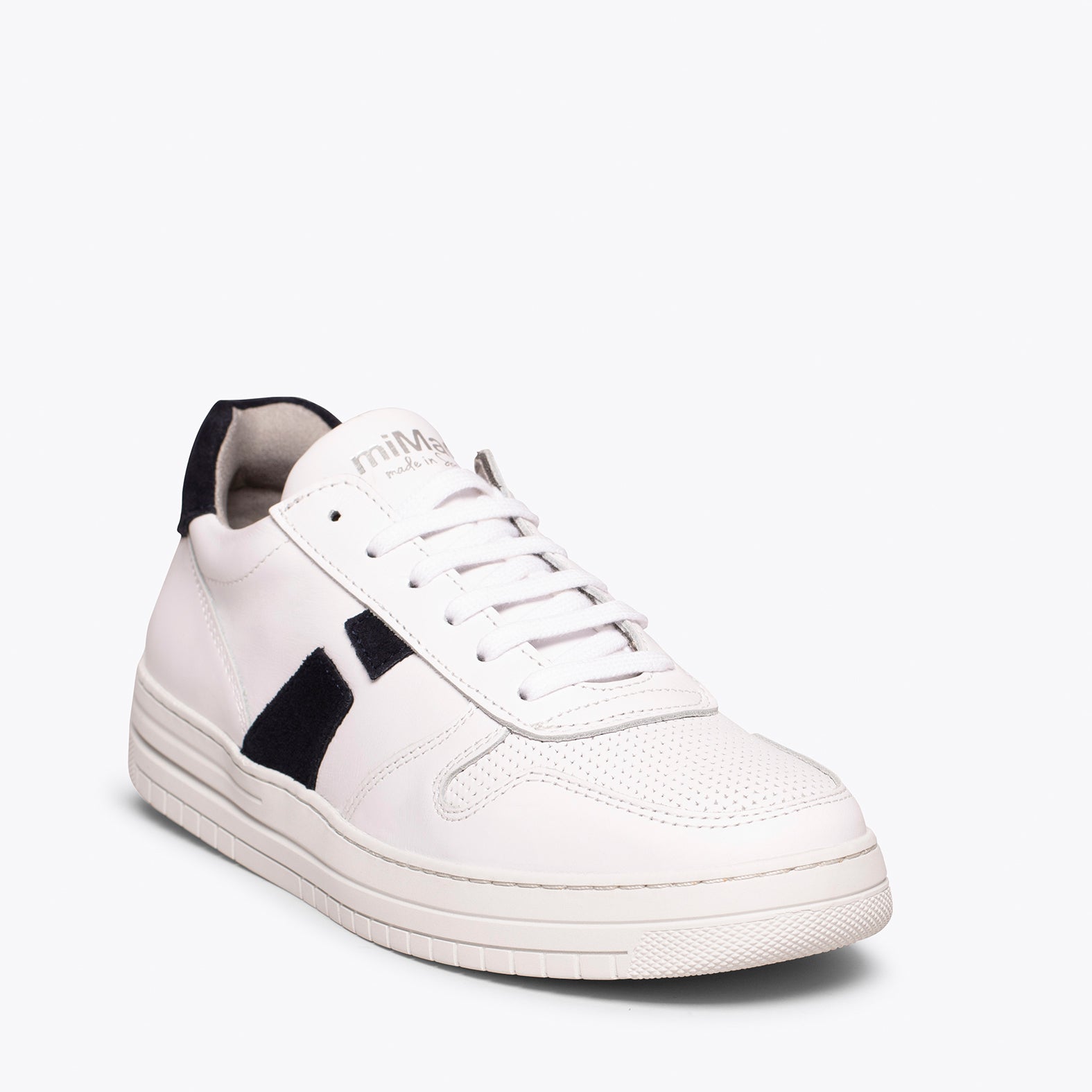 zapatillas blancas de mujer