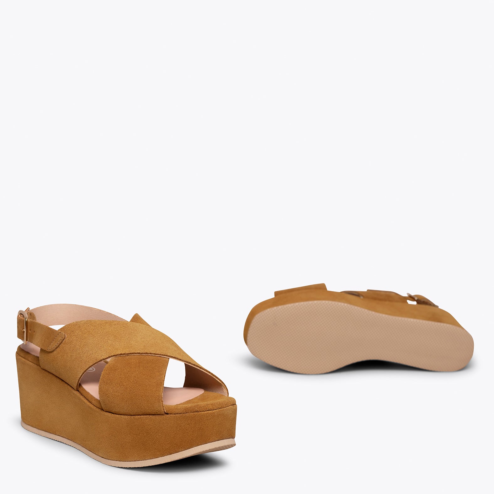 MARA - Sandalia plataforma y tiras cruzadas CAMEL