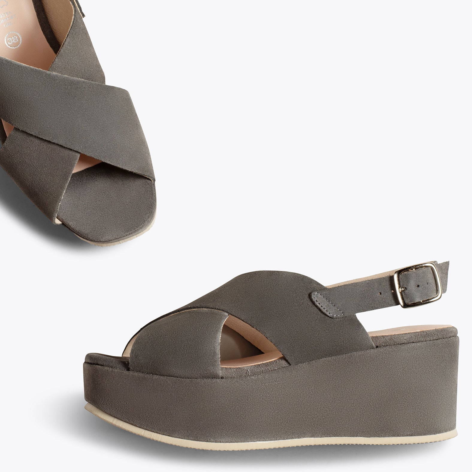 MARA Sandalia plataforma y tiras cruzadas GRIS