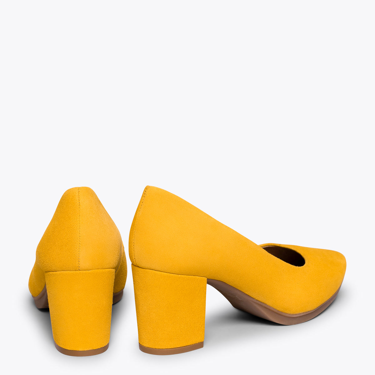 URBAN S – Zapatos de tacón medio de ante AMARILLO