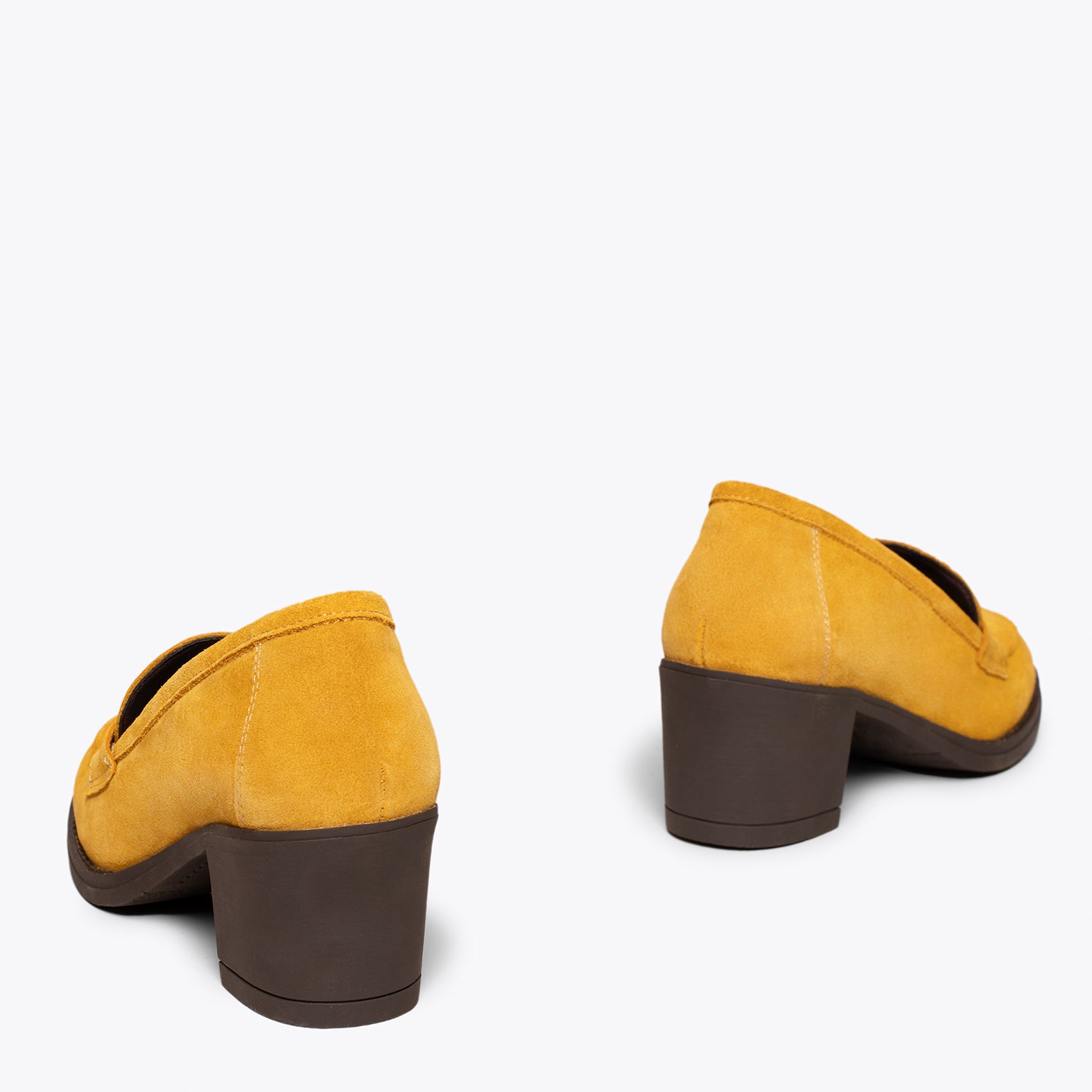 MOKKA Mocasines de mujer con tacón MOSTAZA