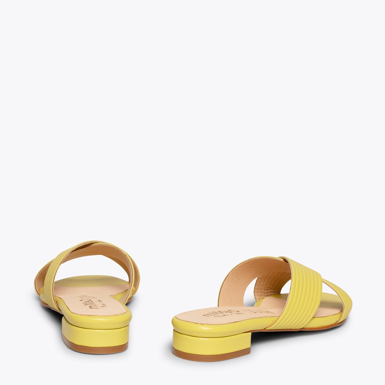 PALA Sandalias planas AMARILLAS con tiras cruzadas