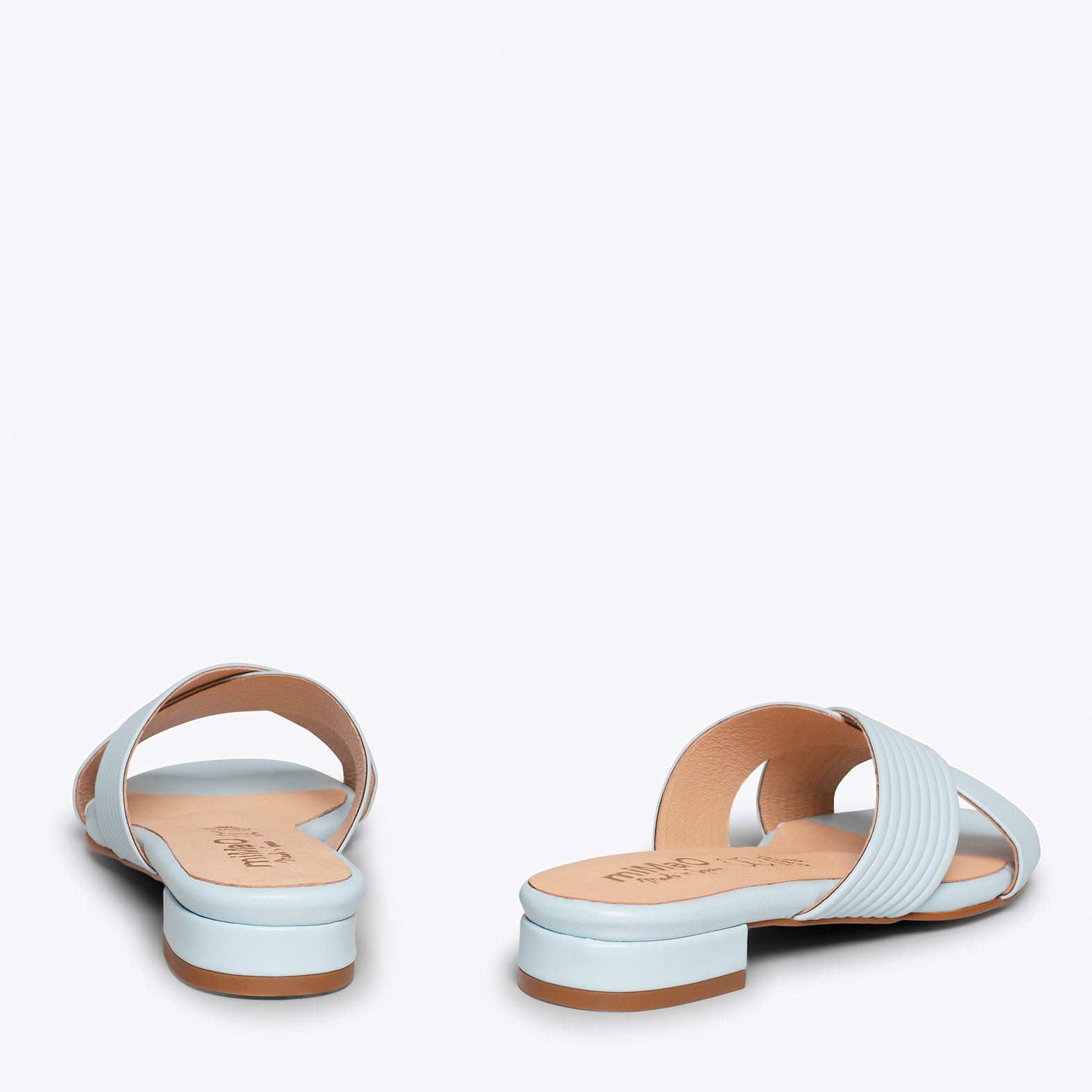 PALA Sandalias planas AZULES con tiras cruzadas