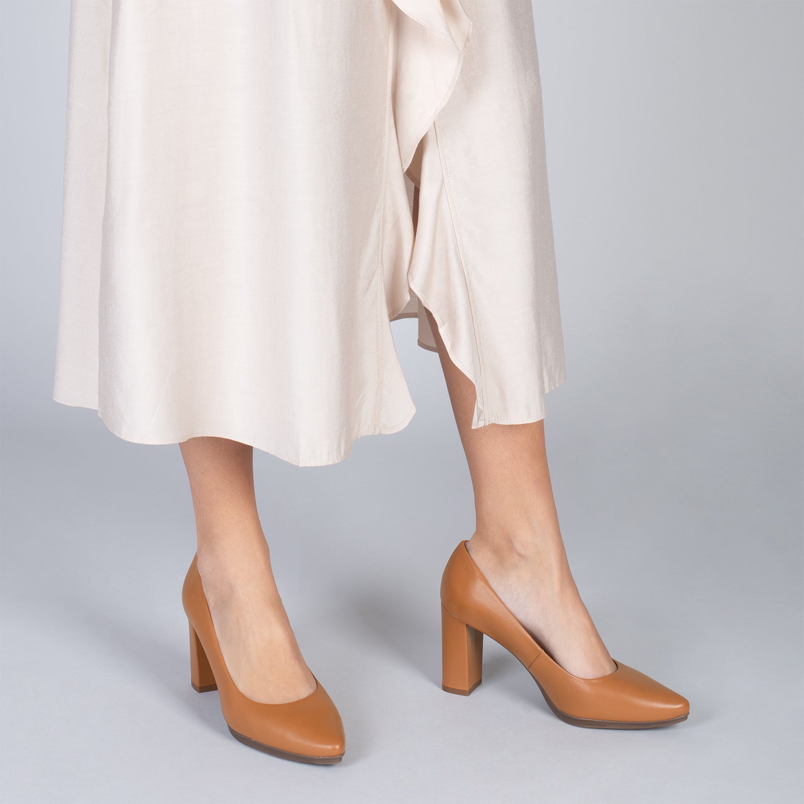 URBAN SALON – CAMEL nappa leather high heel
