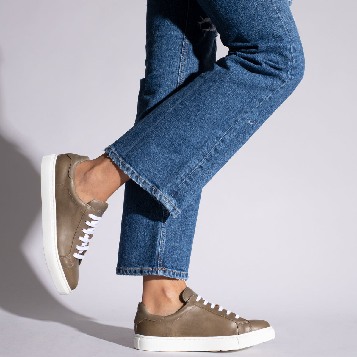 SNEAKER – TAUPE timeless sneaker