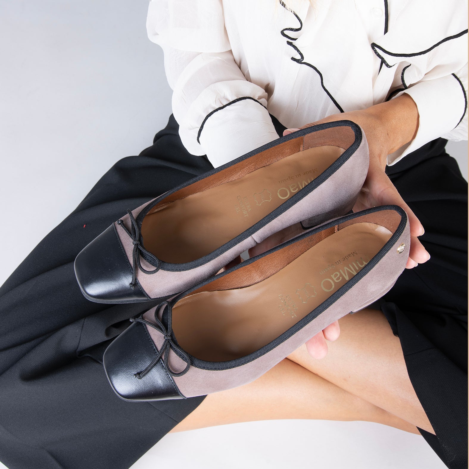 GLAMOUR - Bailarinas TAUPE con tacón y puntera NEGRO