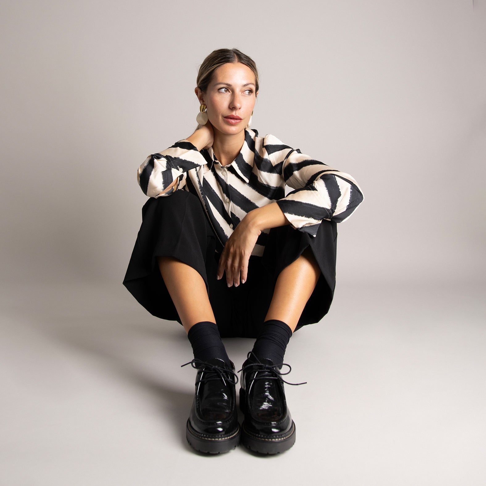 YALE – Mocasin con suela track con cordones NEGRO CHAROL