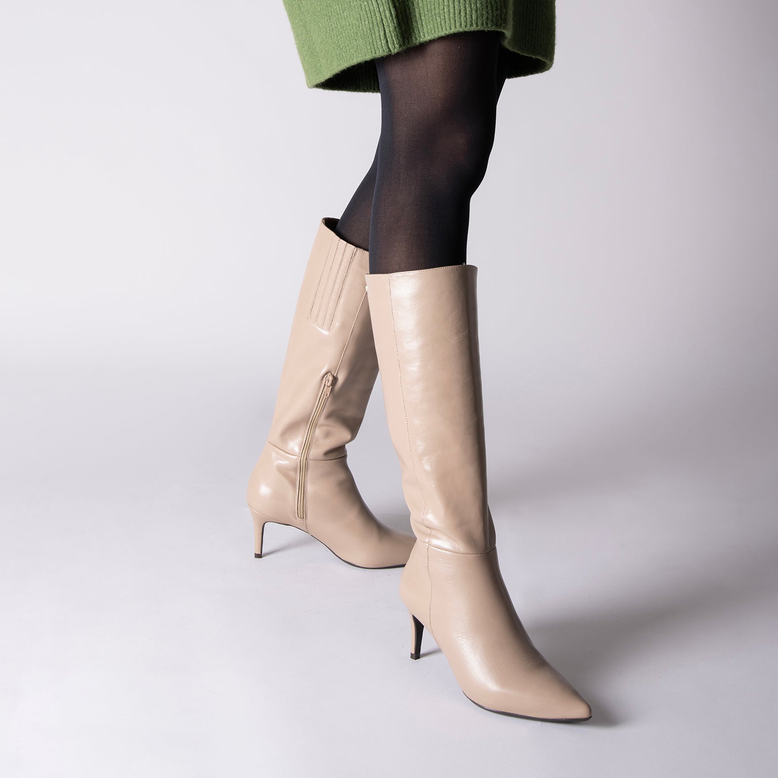 MANHATTAN - Bottes hautes à talon aiguille TAUPE