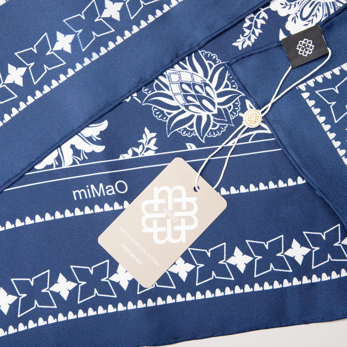 MELODY SCARF - 100% silk scarf with a blue print 