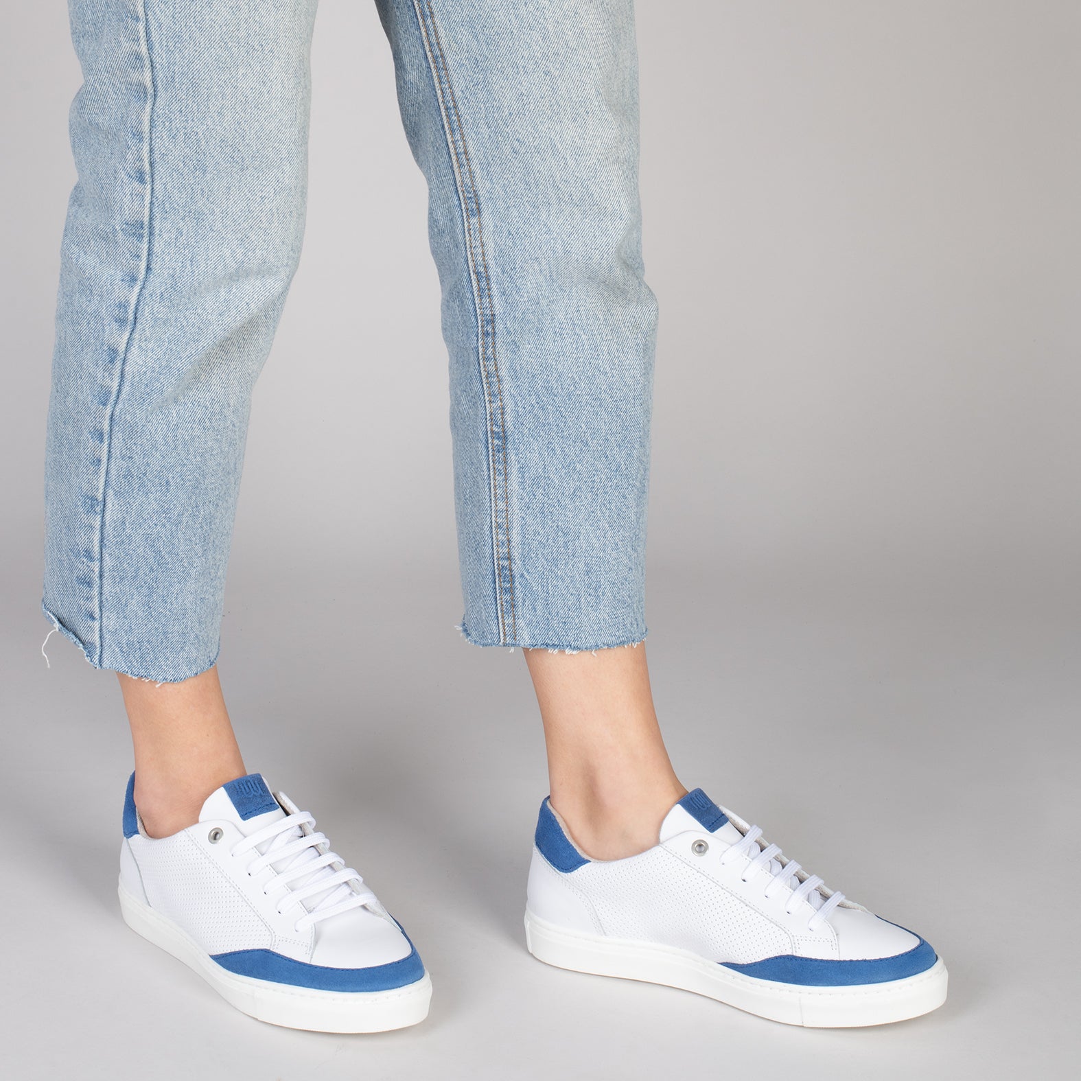 SNEAKER DOTS – BLUE casual sneaker
