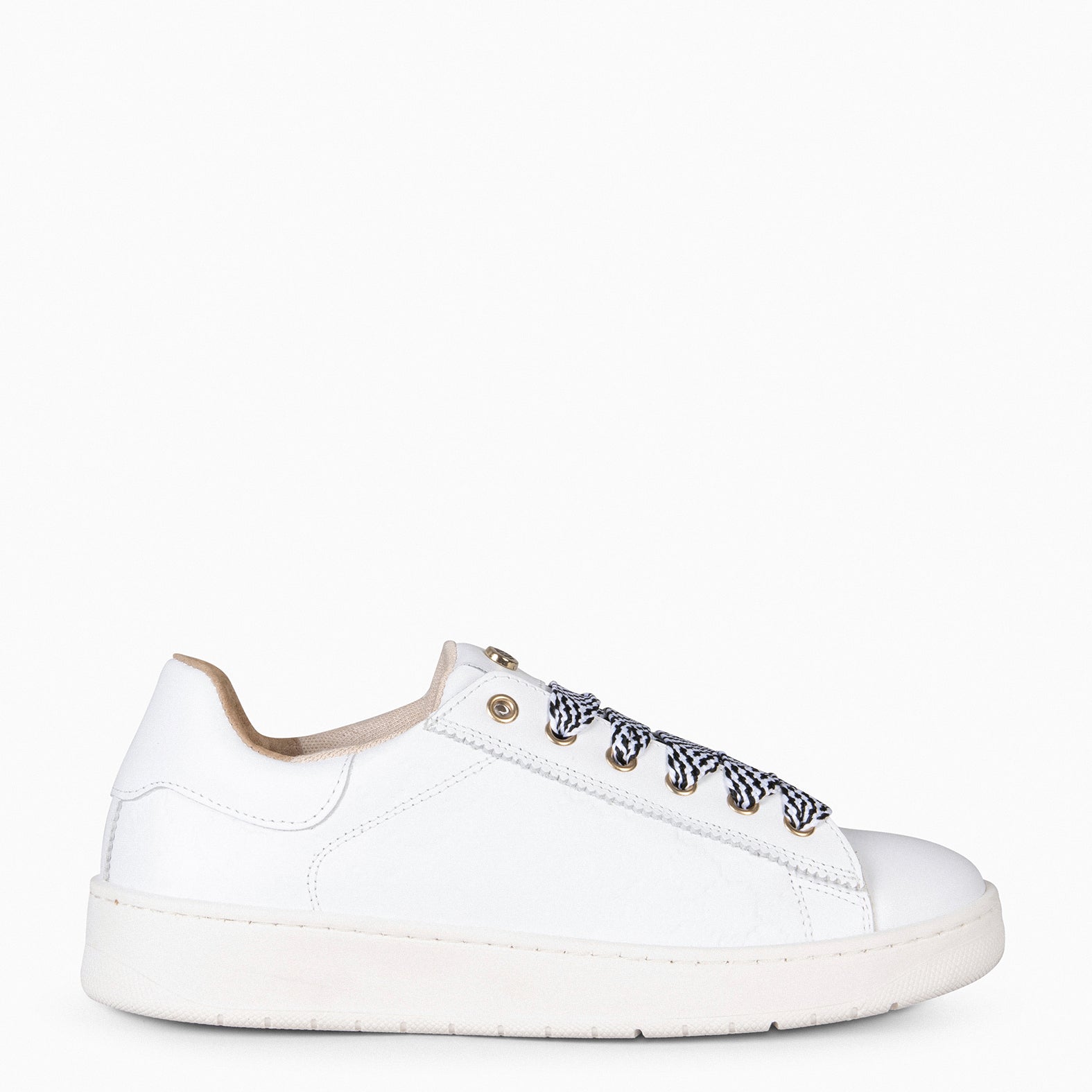 MARSELLA – WHITE SNEAKERS with black and white laces