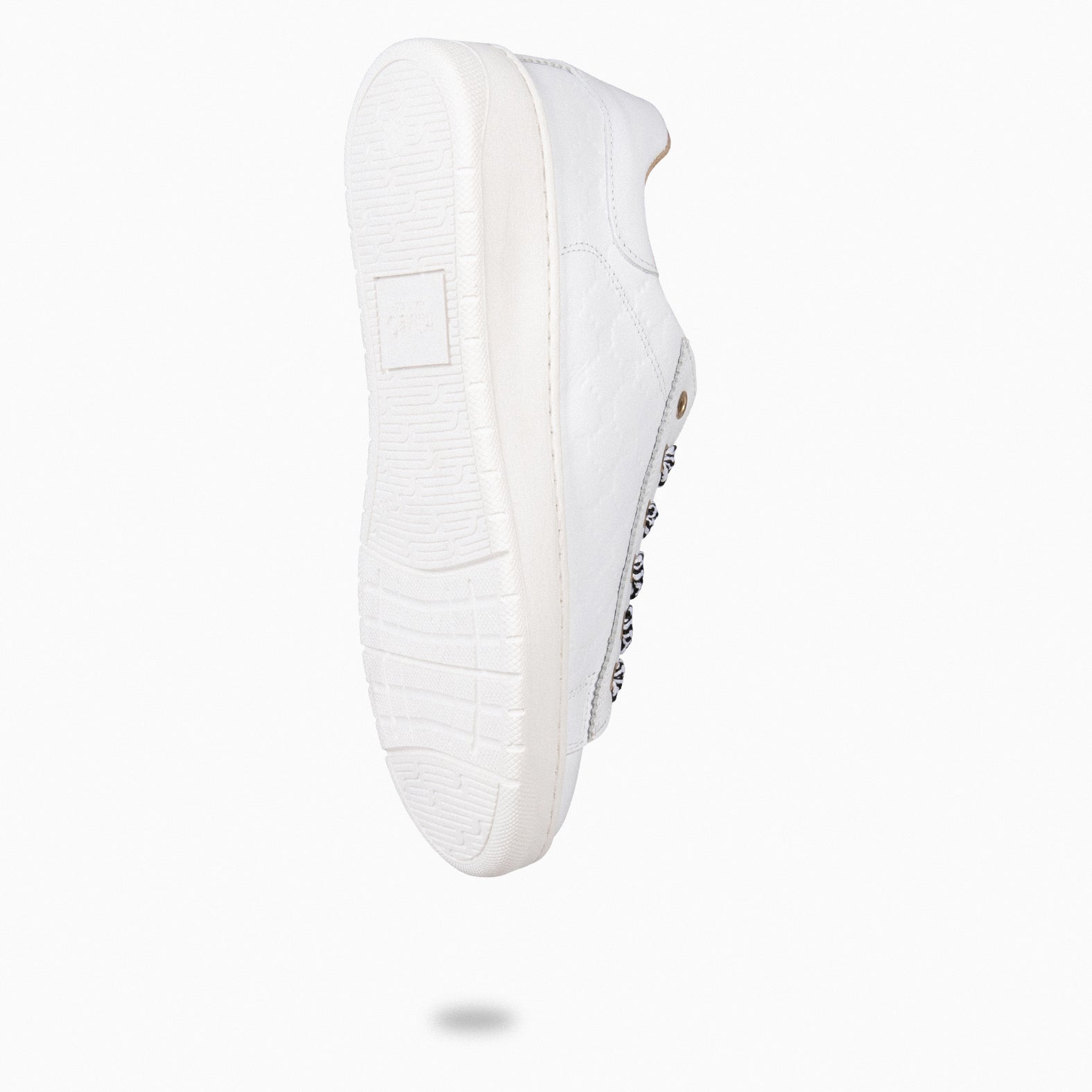 MARSELLA – WHITE SNEAKERS with black and white laces