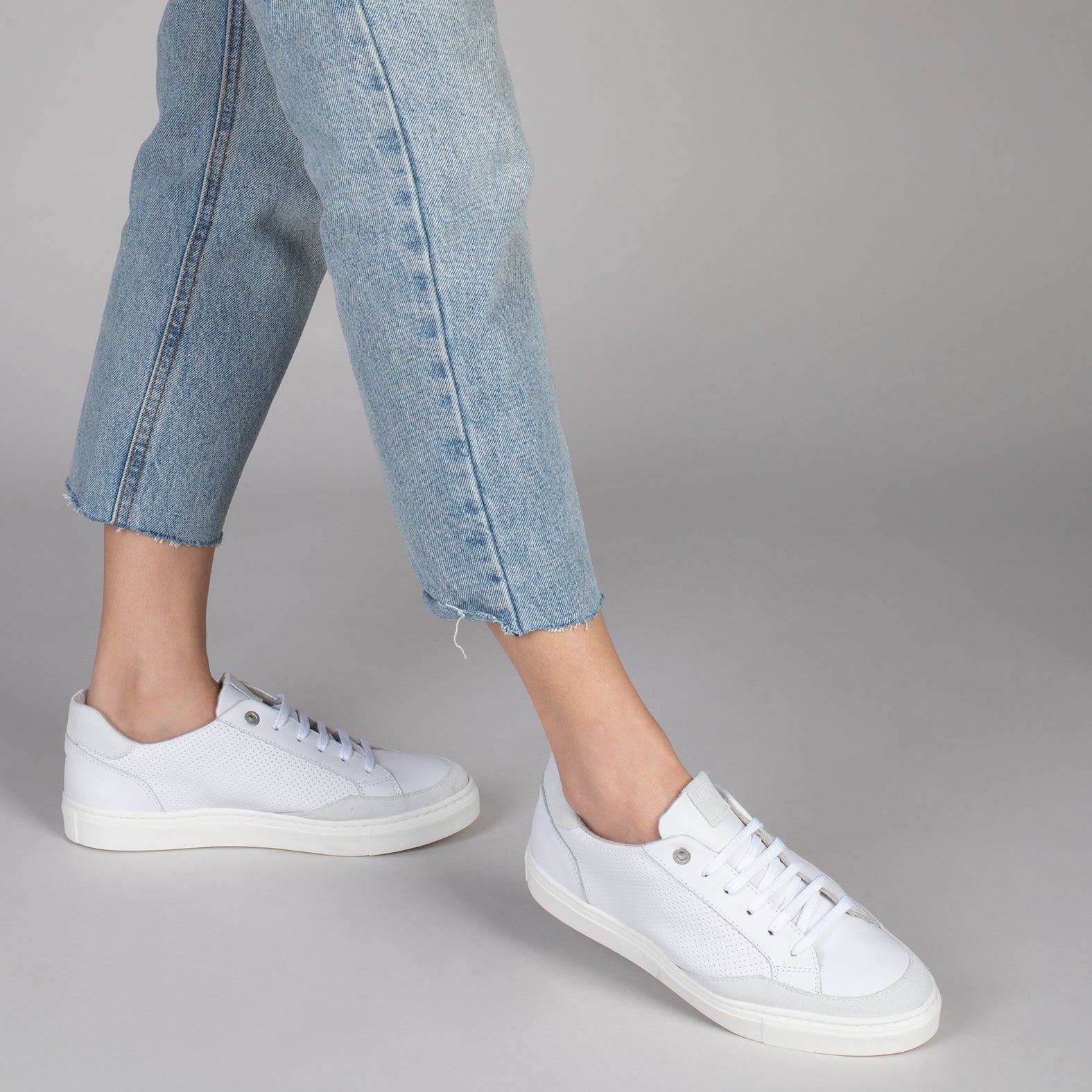 SNEAKER DOTS – WHITE casual sneaker