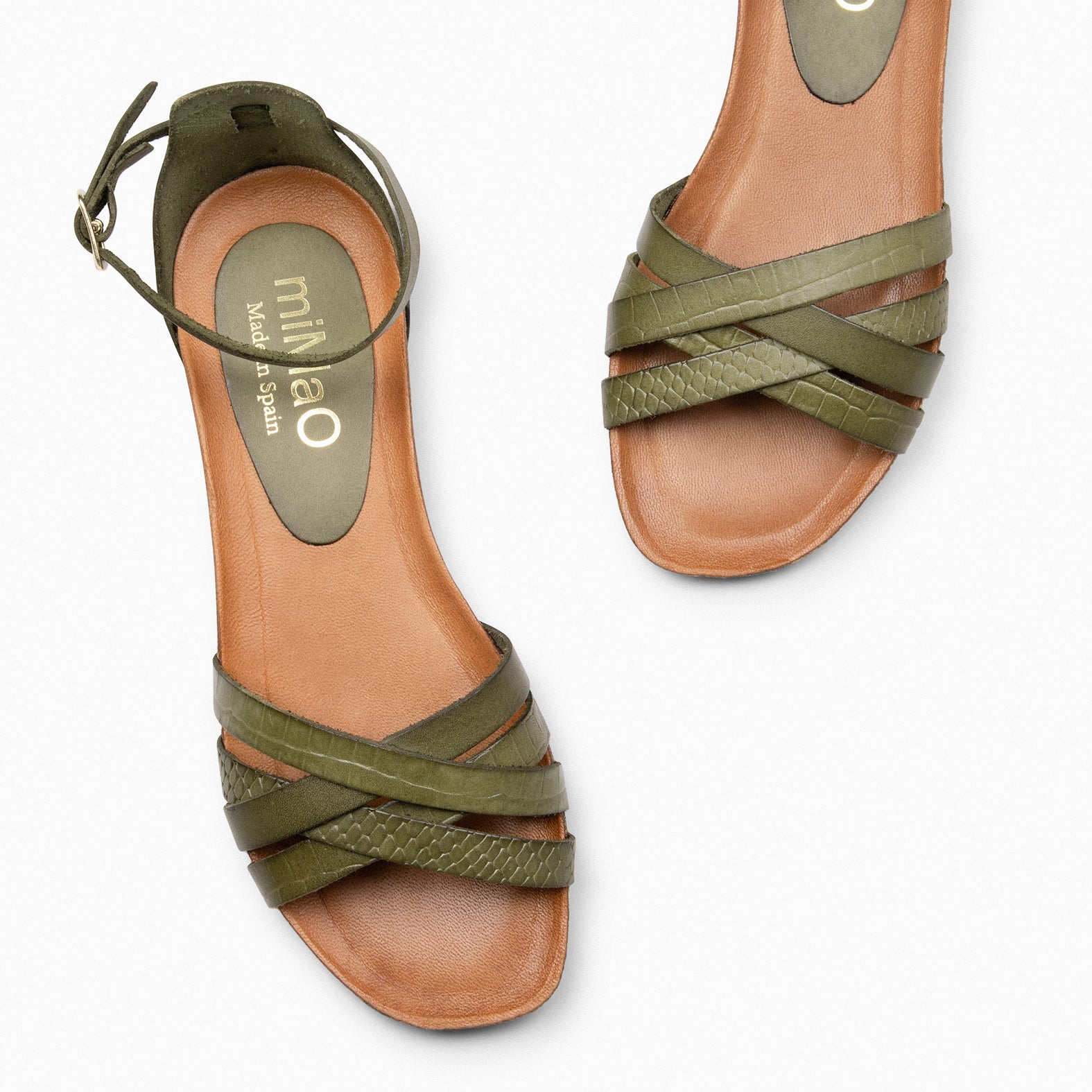 CRISSAL – KAQUI Flat Sandals