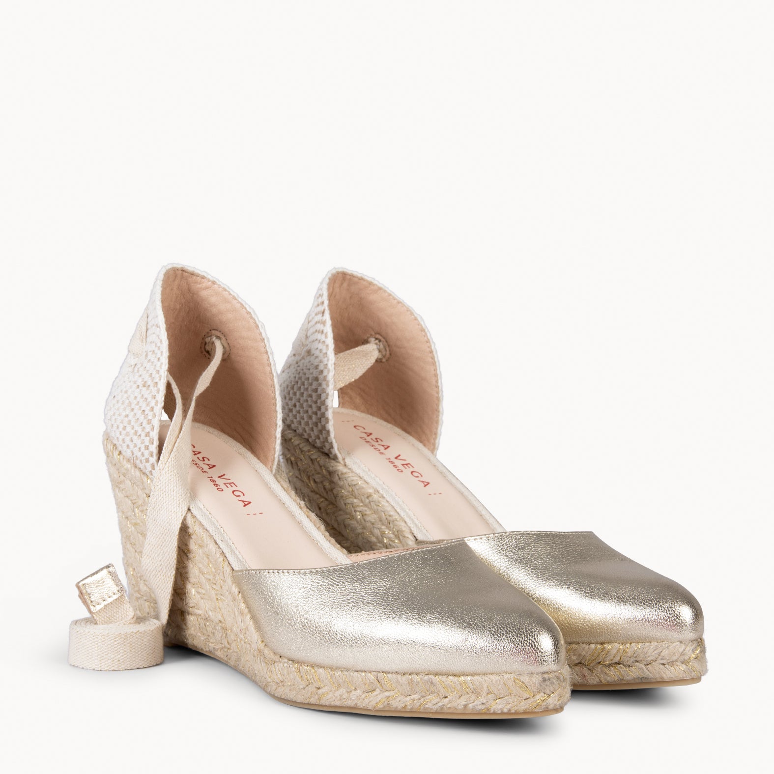 LEONOR - GOLDEN High leather wegde with ribbons 