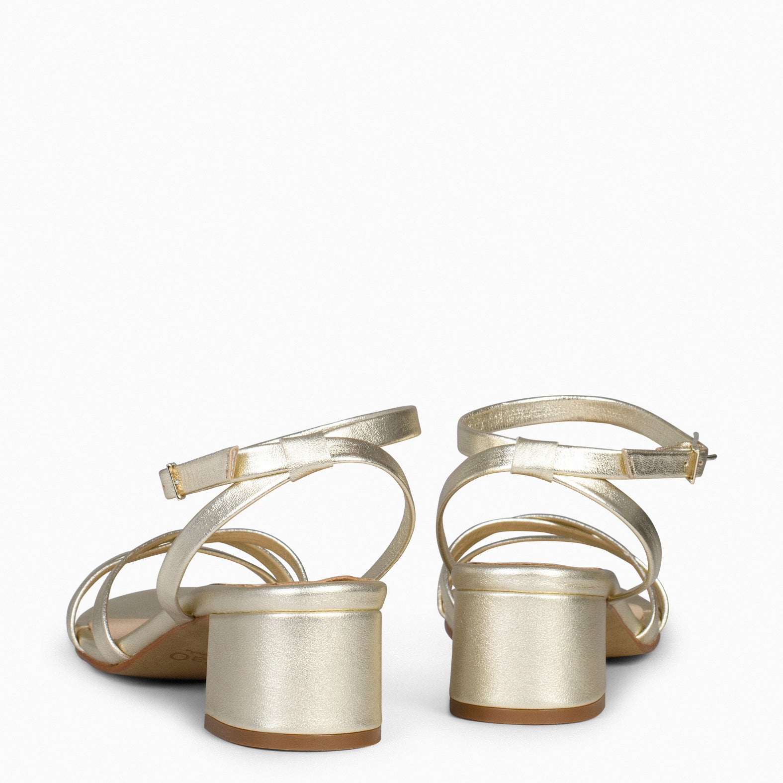 VIENA – GOLDEN SANDAL WITH THIN STRAPS AND LOW HEEL