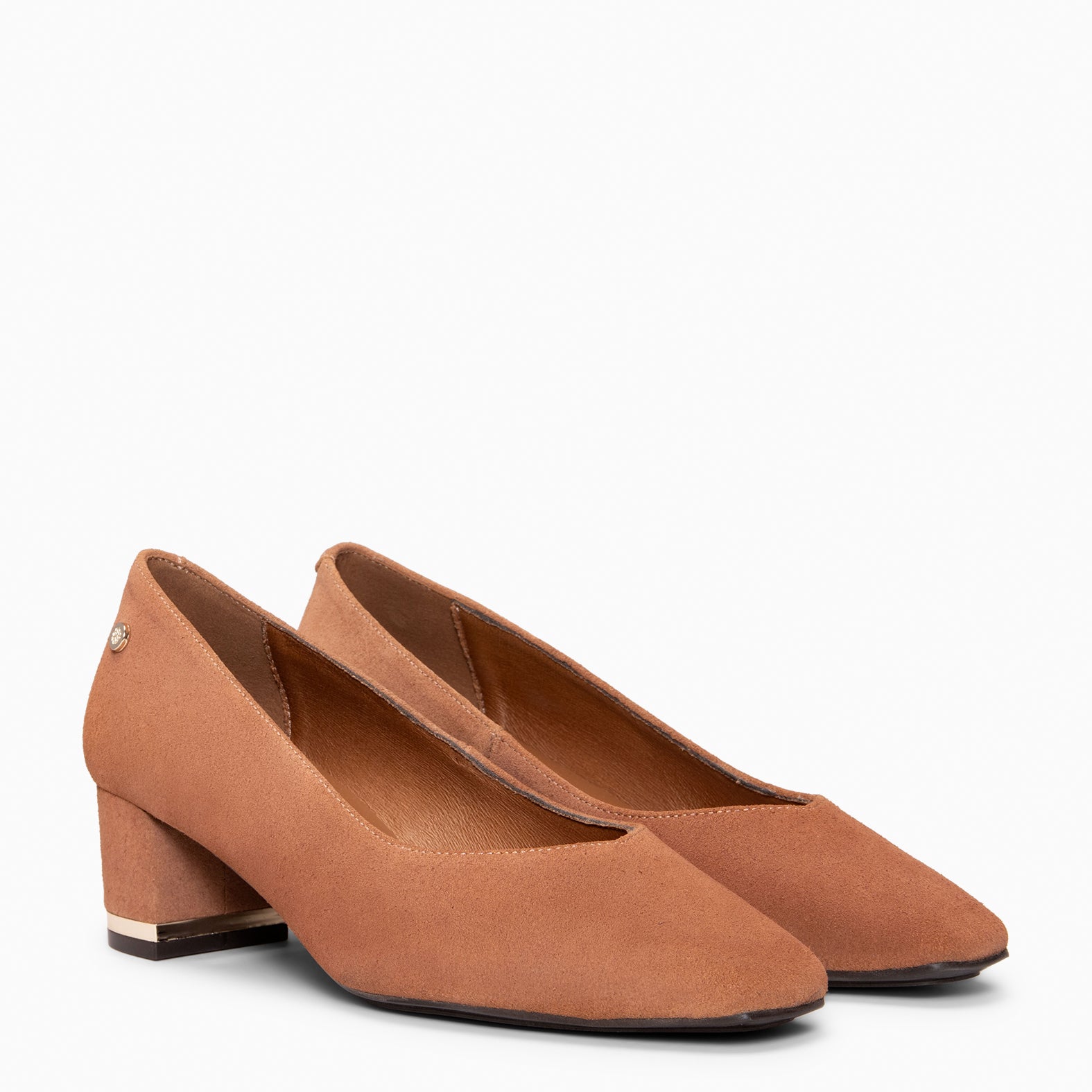 DORI - Zapato de tacón con detalle dorado NUDE