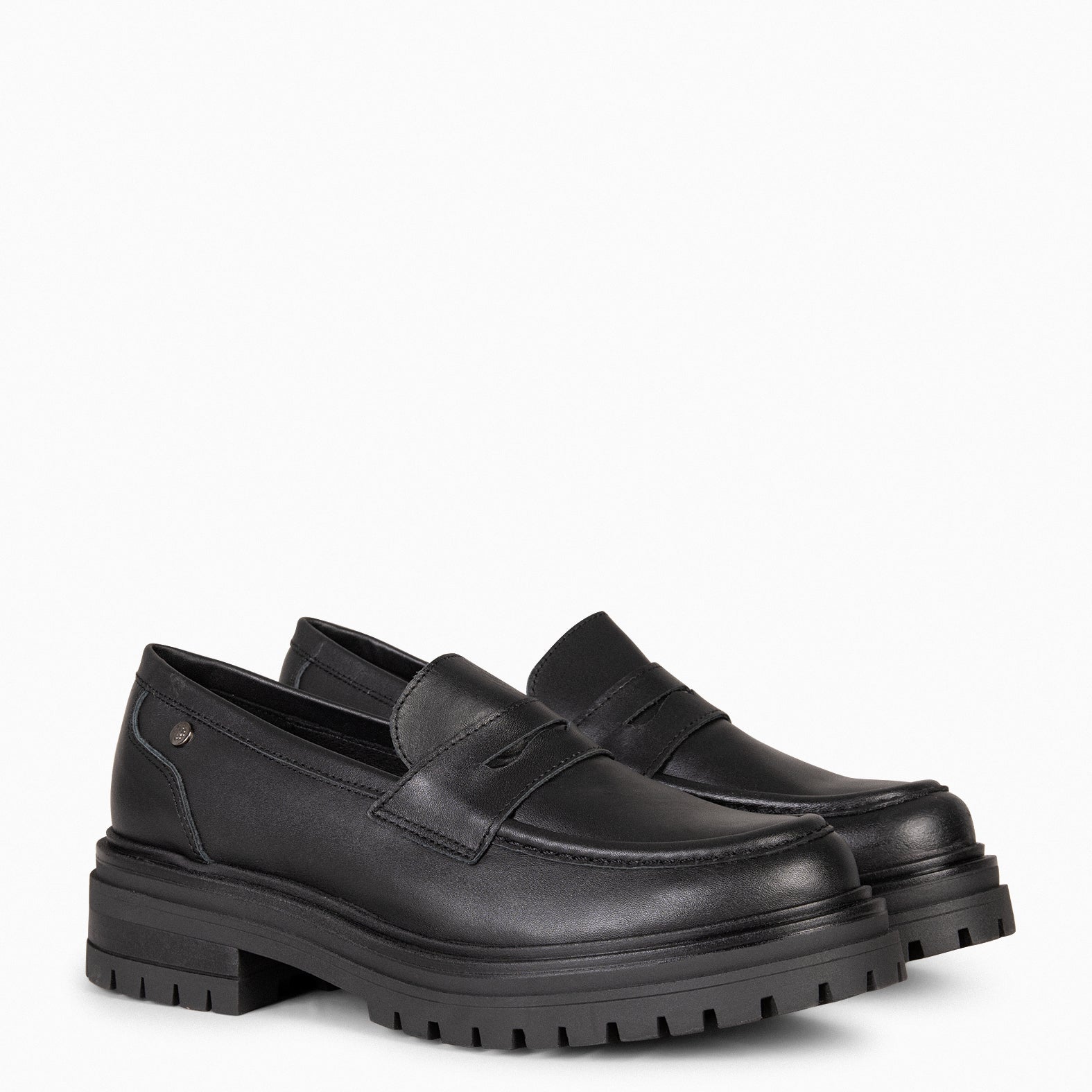 TAYLOR – BLACK Moccasin with track sole