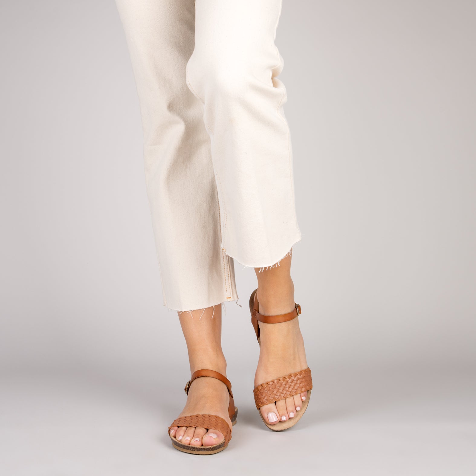 AIRE - LEATHER BIO Flat Sandals with braided strap