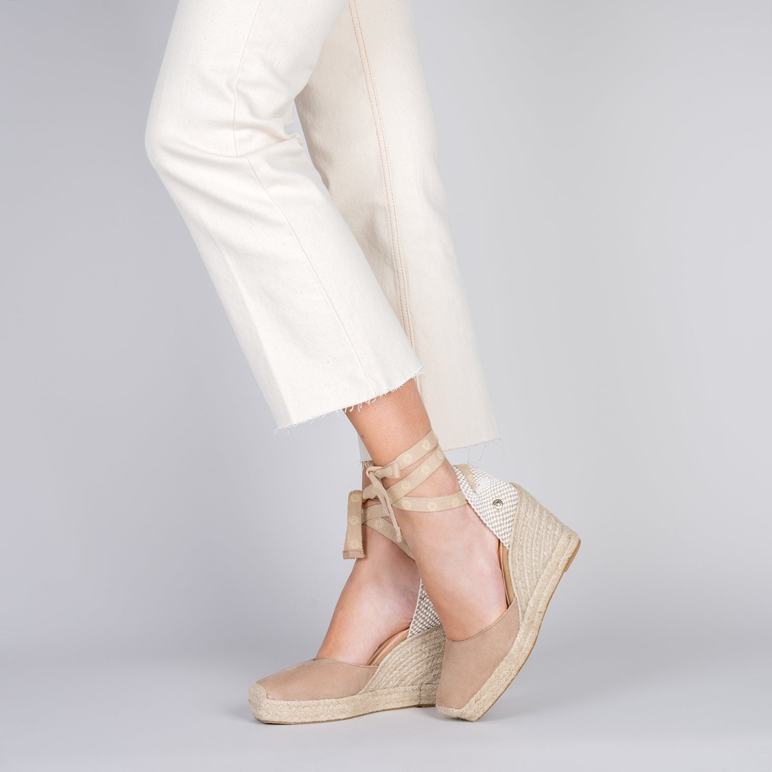 MOMBASA – NUDE Espadrilles with ribbons 