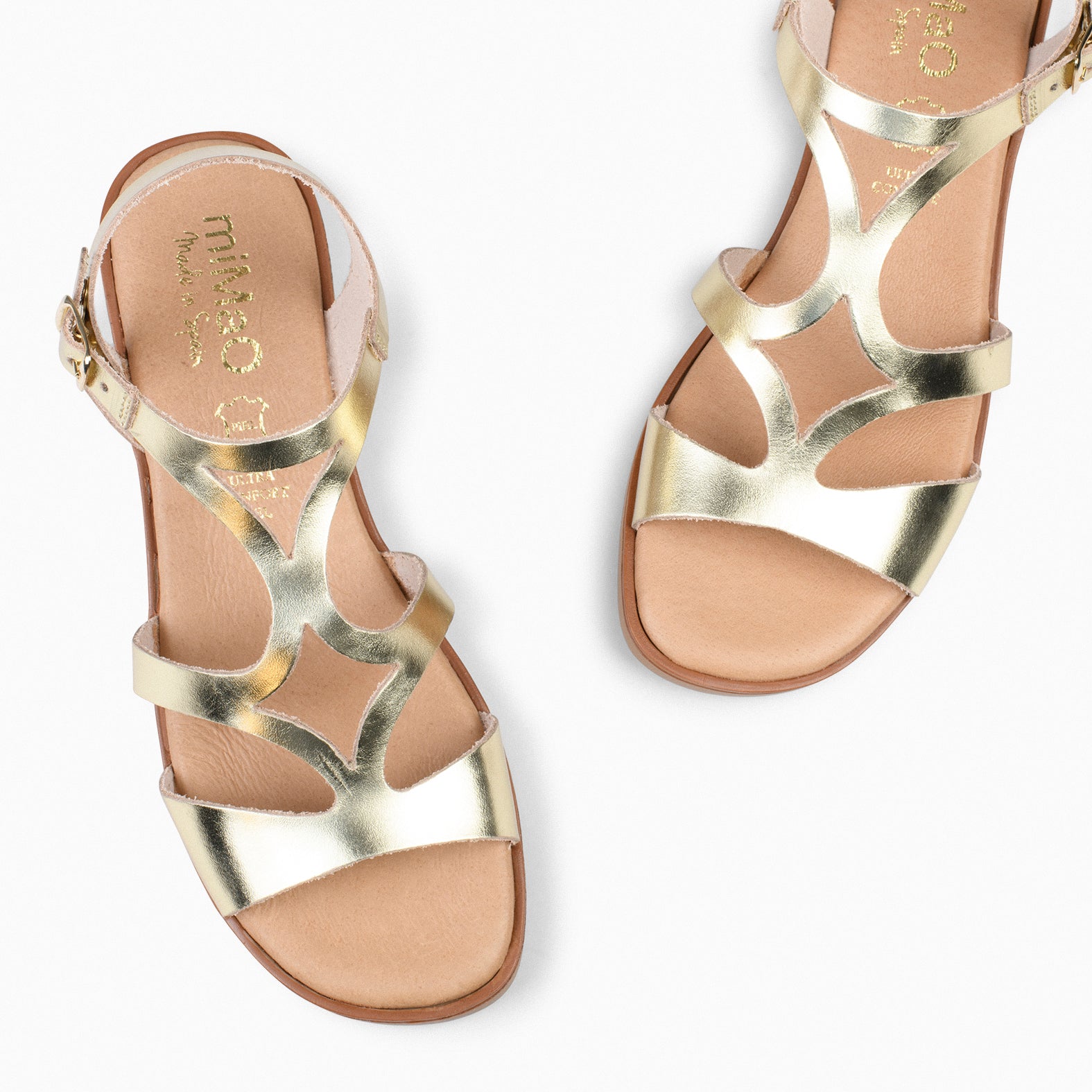 BAMBÚ - Sandalias Planas PLATINO