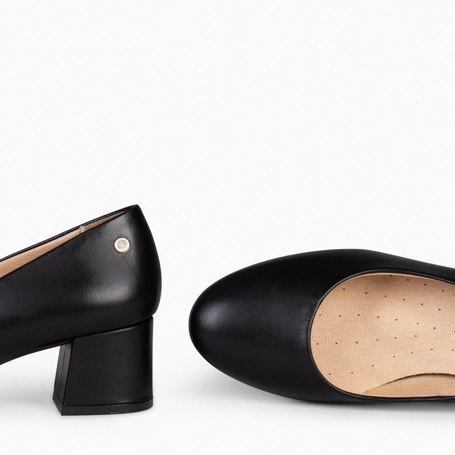 URBAN ROUND - BLACK NAPPA LEATHER LOW HEELS