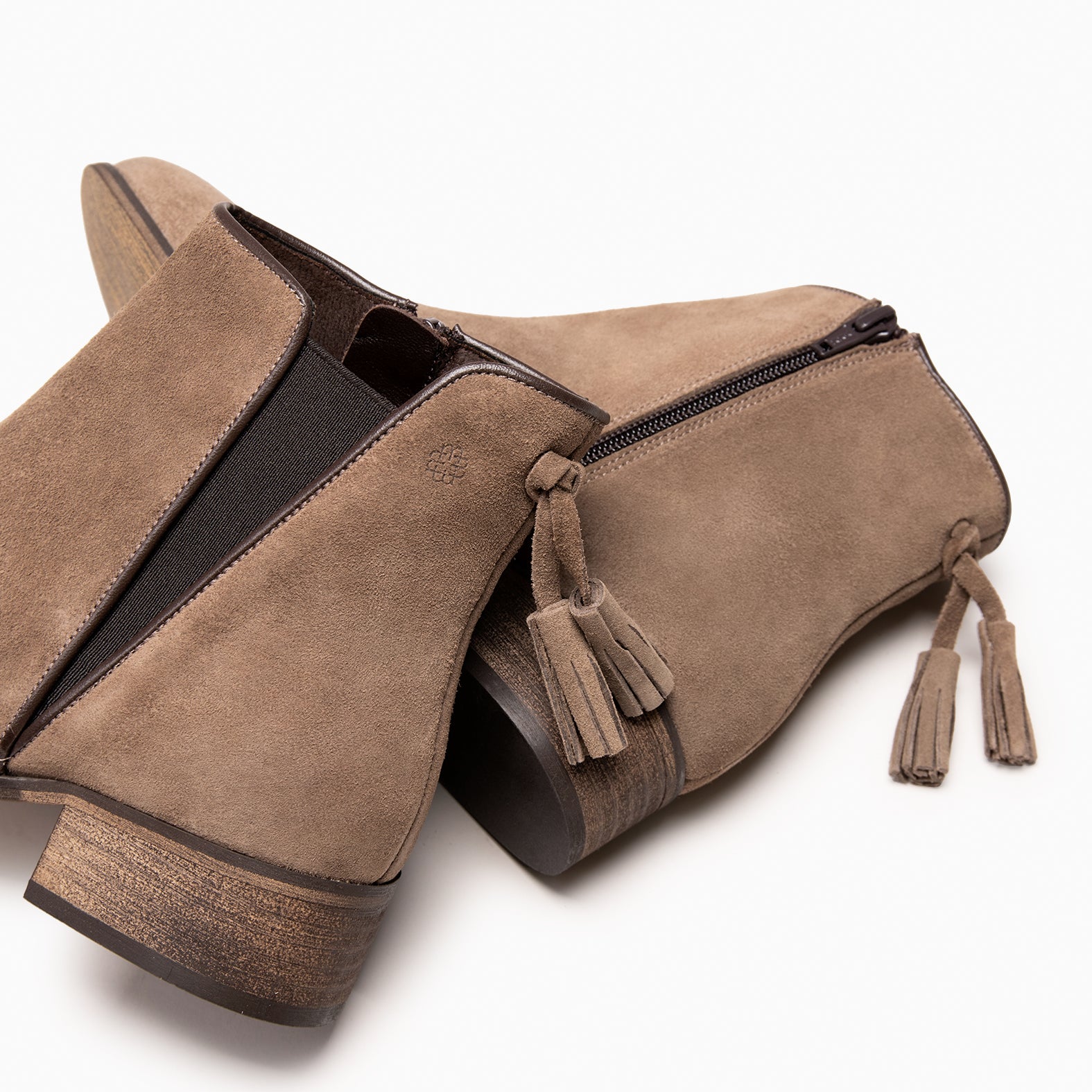 LEIRE - Botines Chelsea de serraje hidrófugo TAUPE