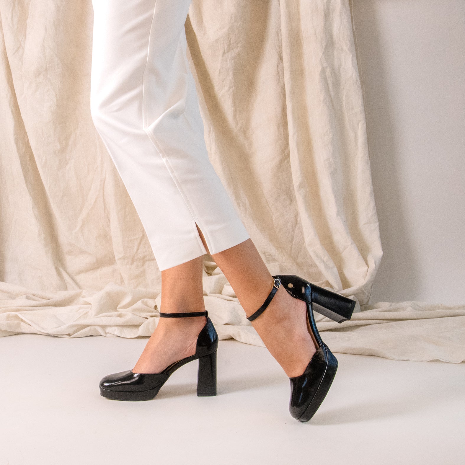 MEGAN - Zapatos con tacón ancho y plataforma NEGRO - miMaO ®