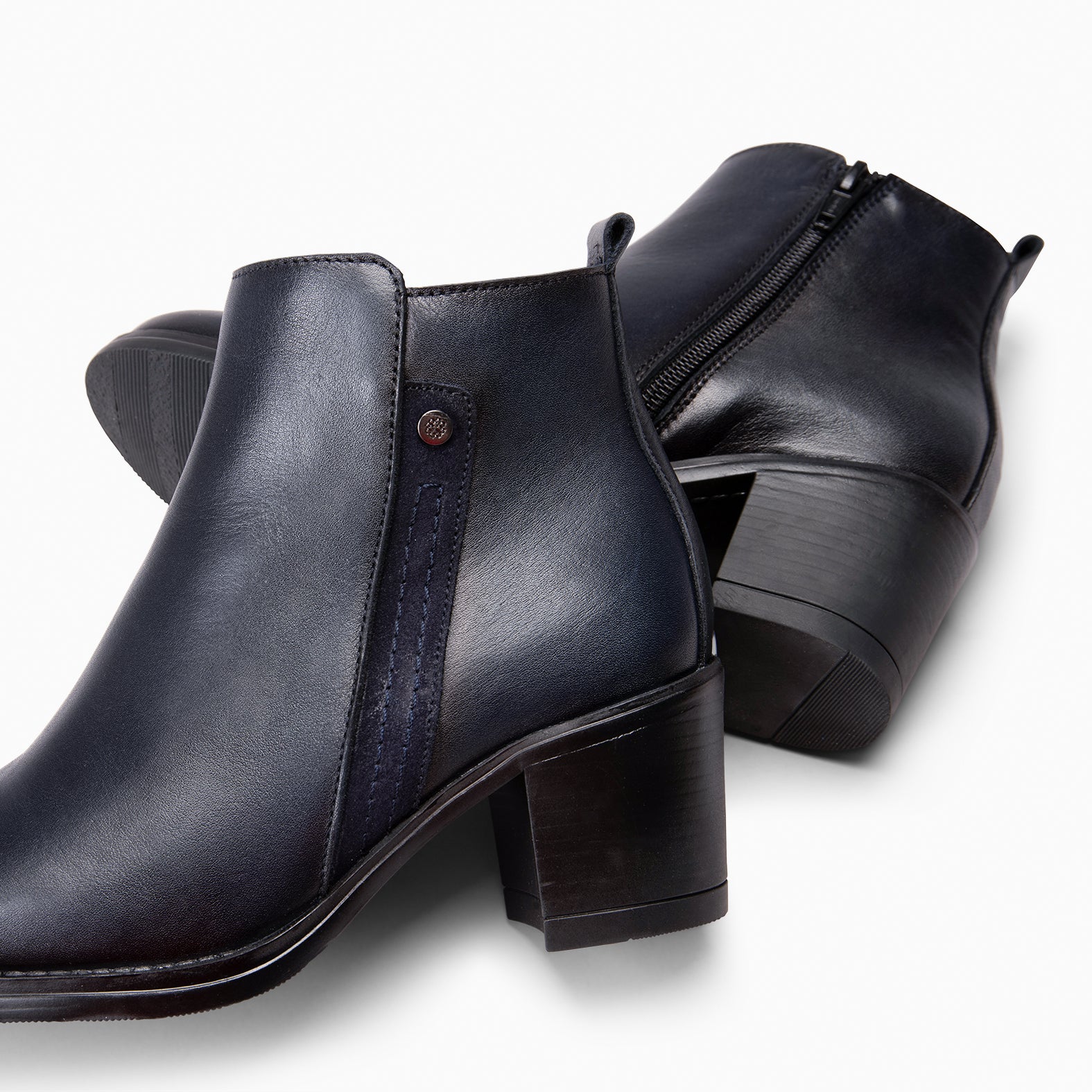 MONTSE – Botín de tacón ancho de piel MARINO