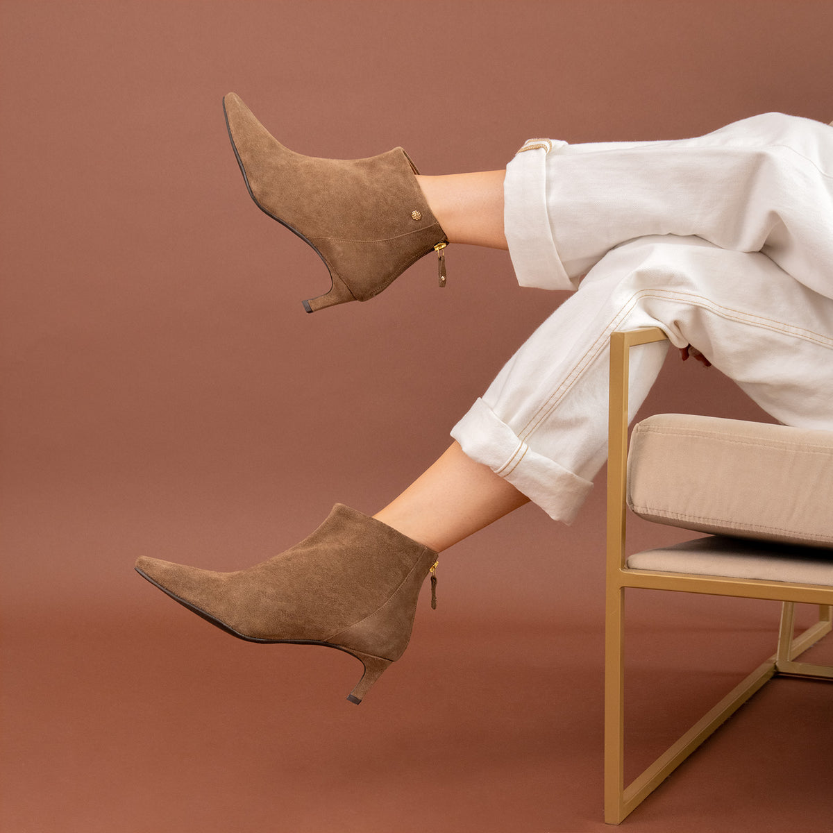 LUISA - Botins de salto baixo com fecho TAUPE
