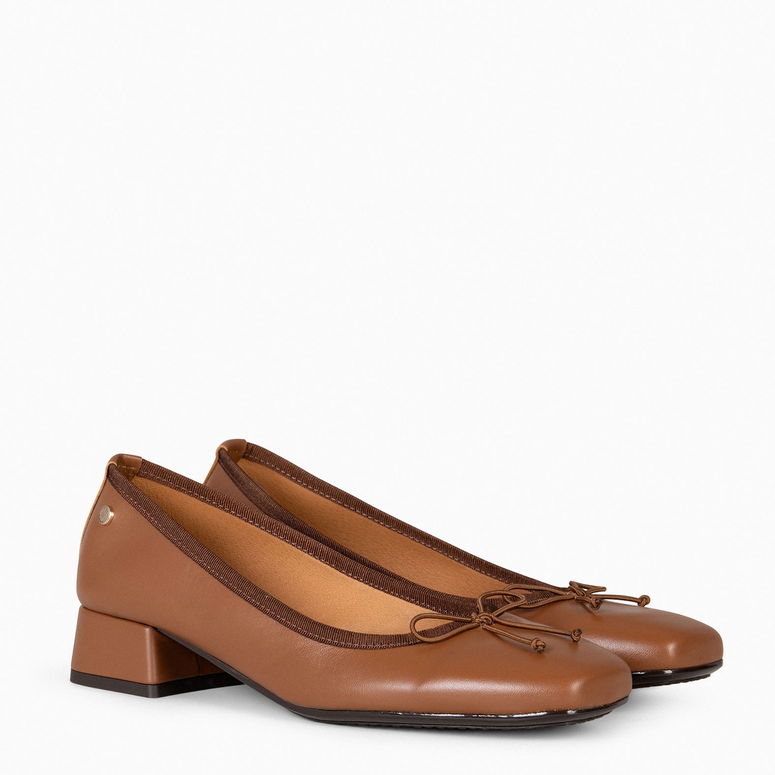 YVONNE – CAMEL Ballerina with bow and wide heel