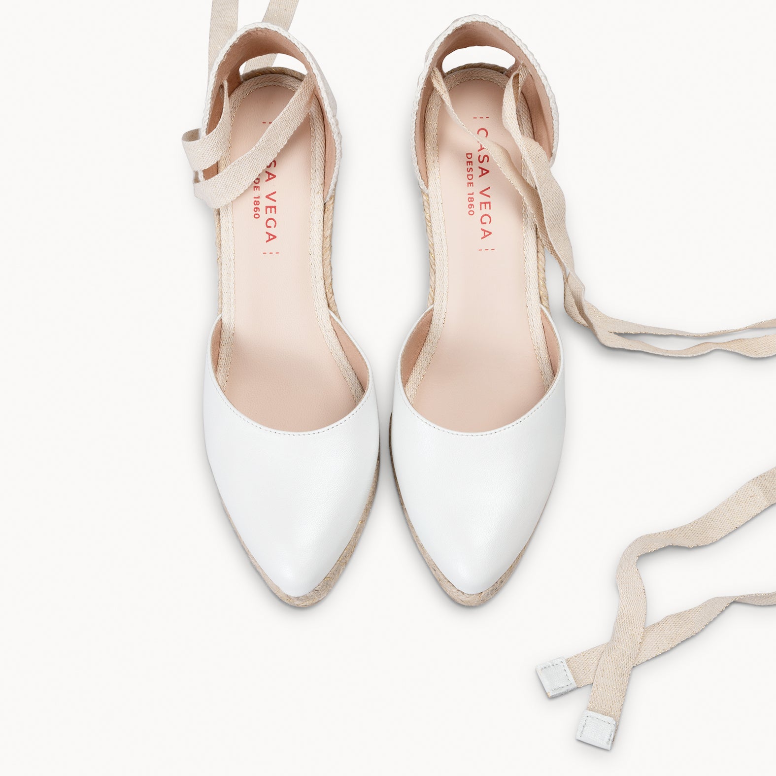 LEONOR - CUÑA NÁCAR DE PIEL CON CINTAS