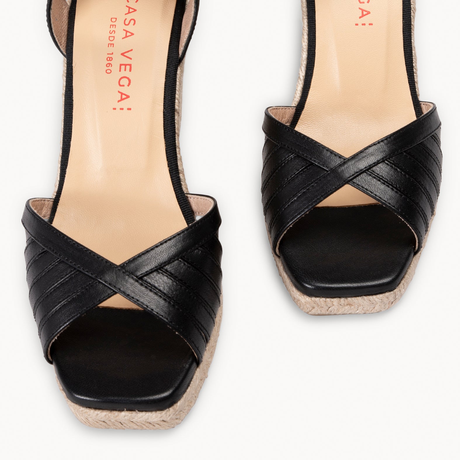 ISABEL - SANDALIAS NEGRAS DE TIRAS CRUZADAS CON CUÑA