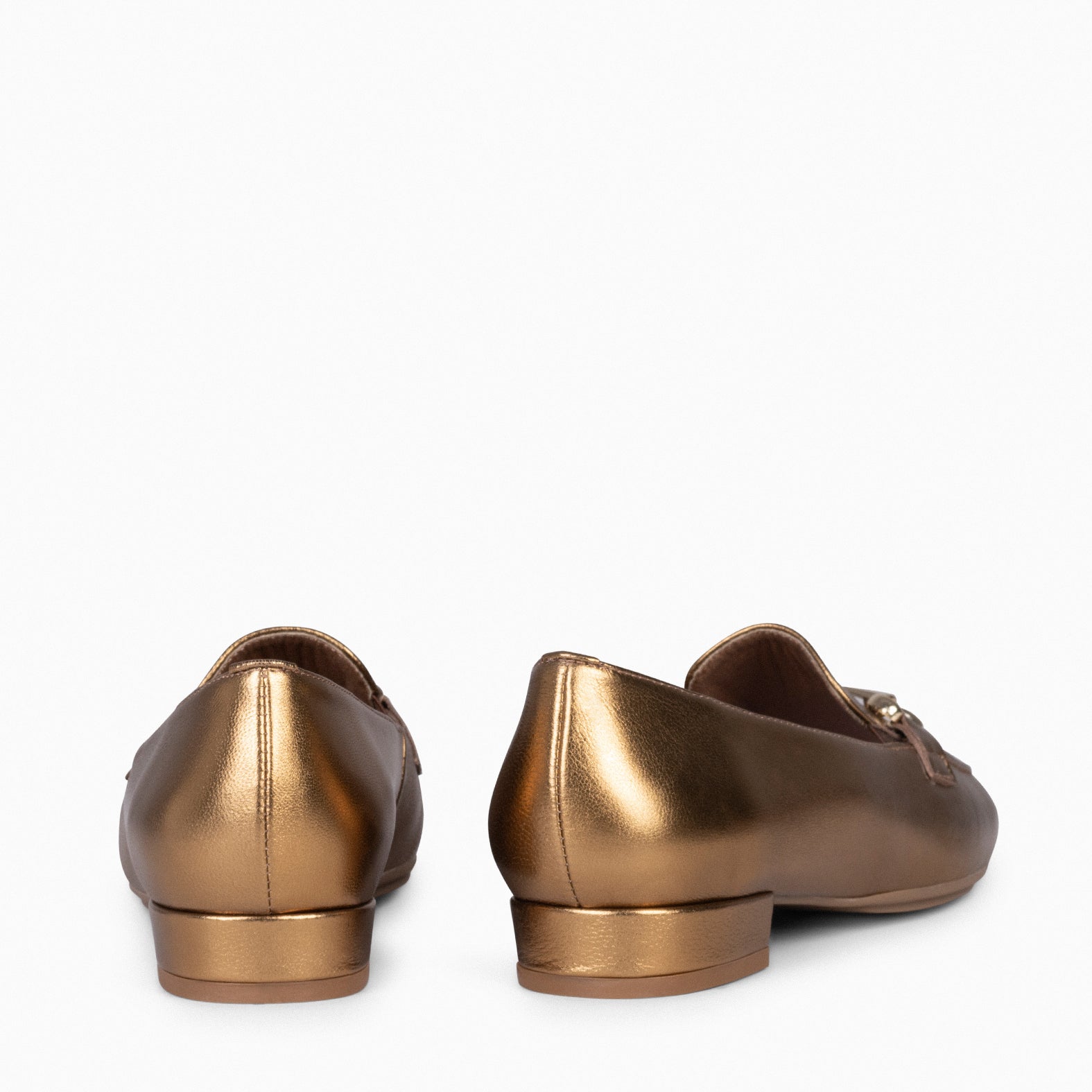 STYLE - BRONZE moccasins with metallic detail 